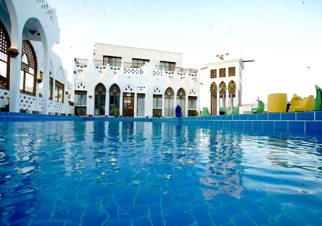 Swimming pool in Kuwait Palace Hotel