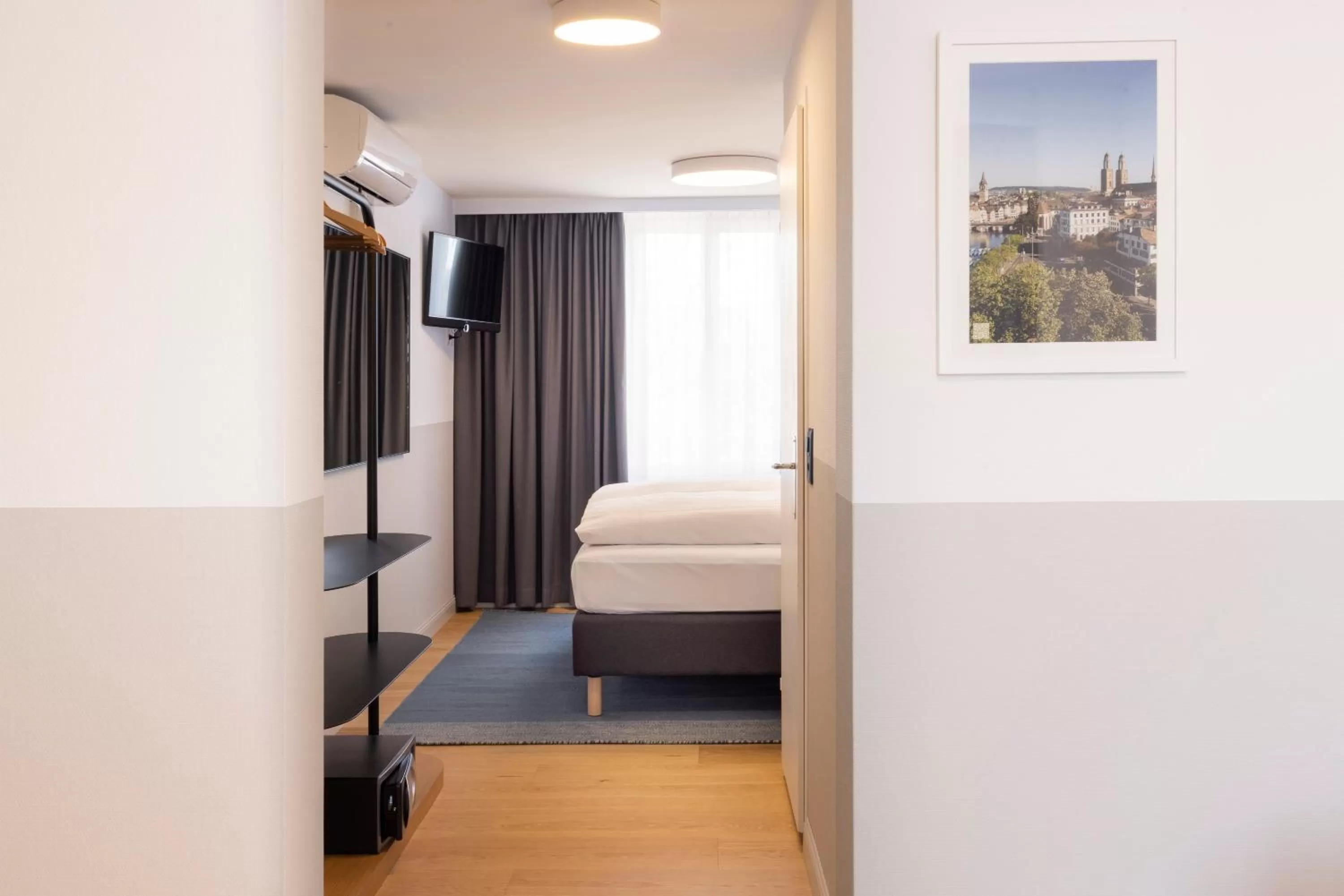 TV and multimedia, Bed in Fred Hotel Zürich Hauptbahnhof