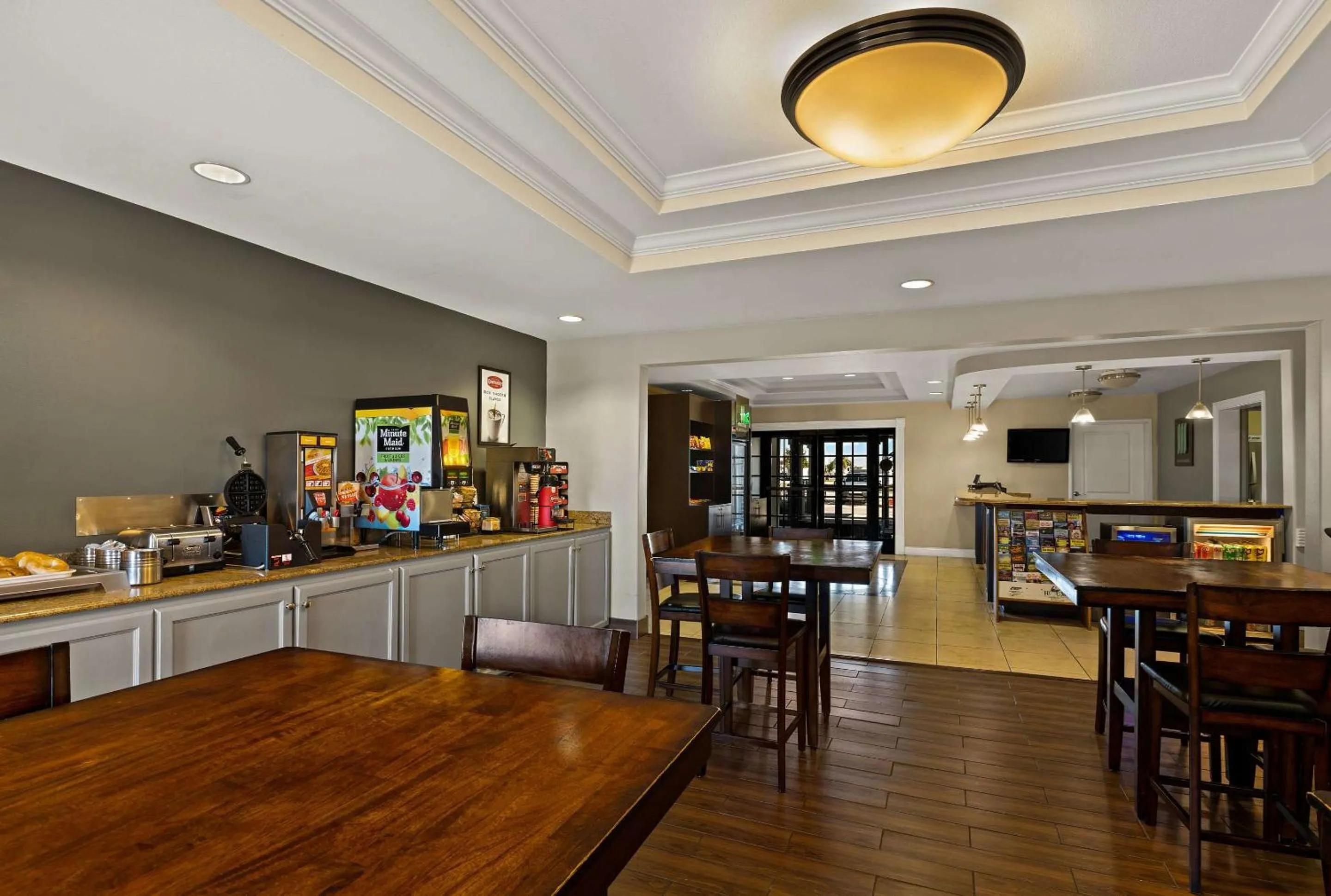 Breakfast in MainStay Suites Houma