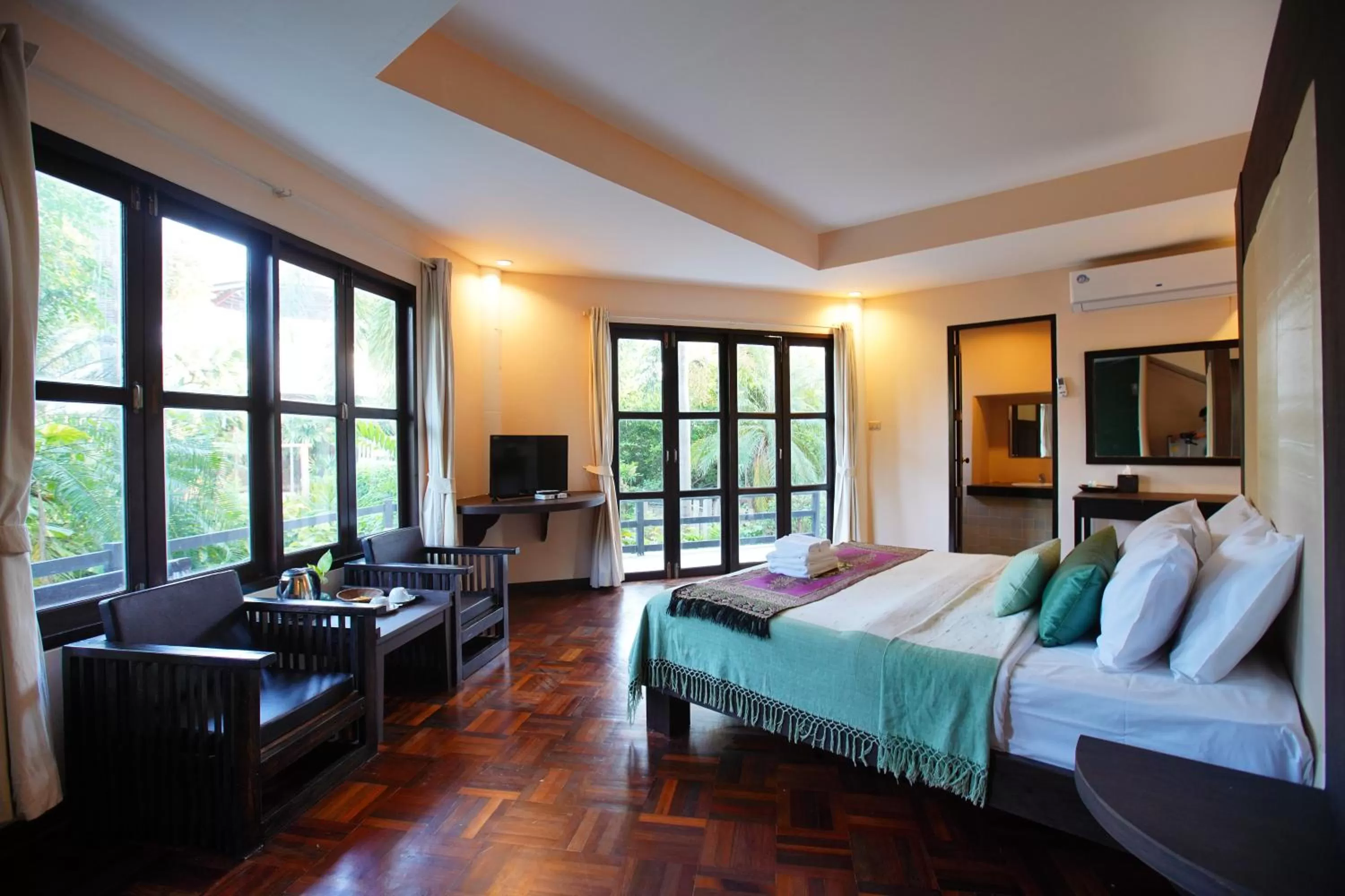 Photo of the whole room, Bed in Tanaosri Resort Pranburi