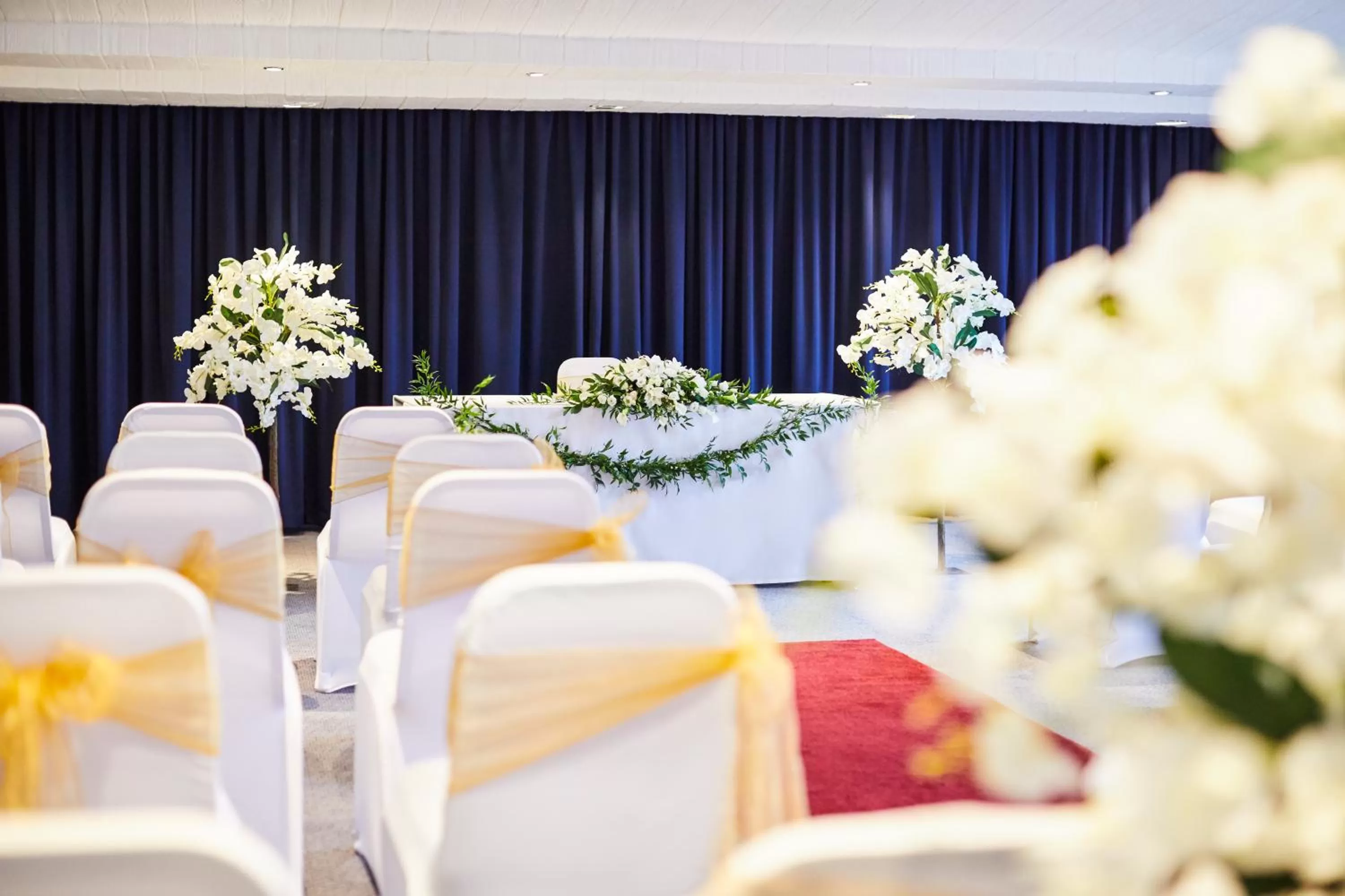 Evening entertainment in Mercure Nottingham Sherwood