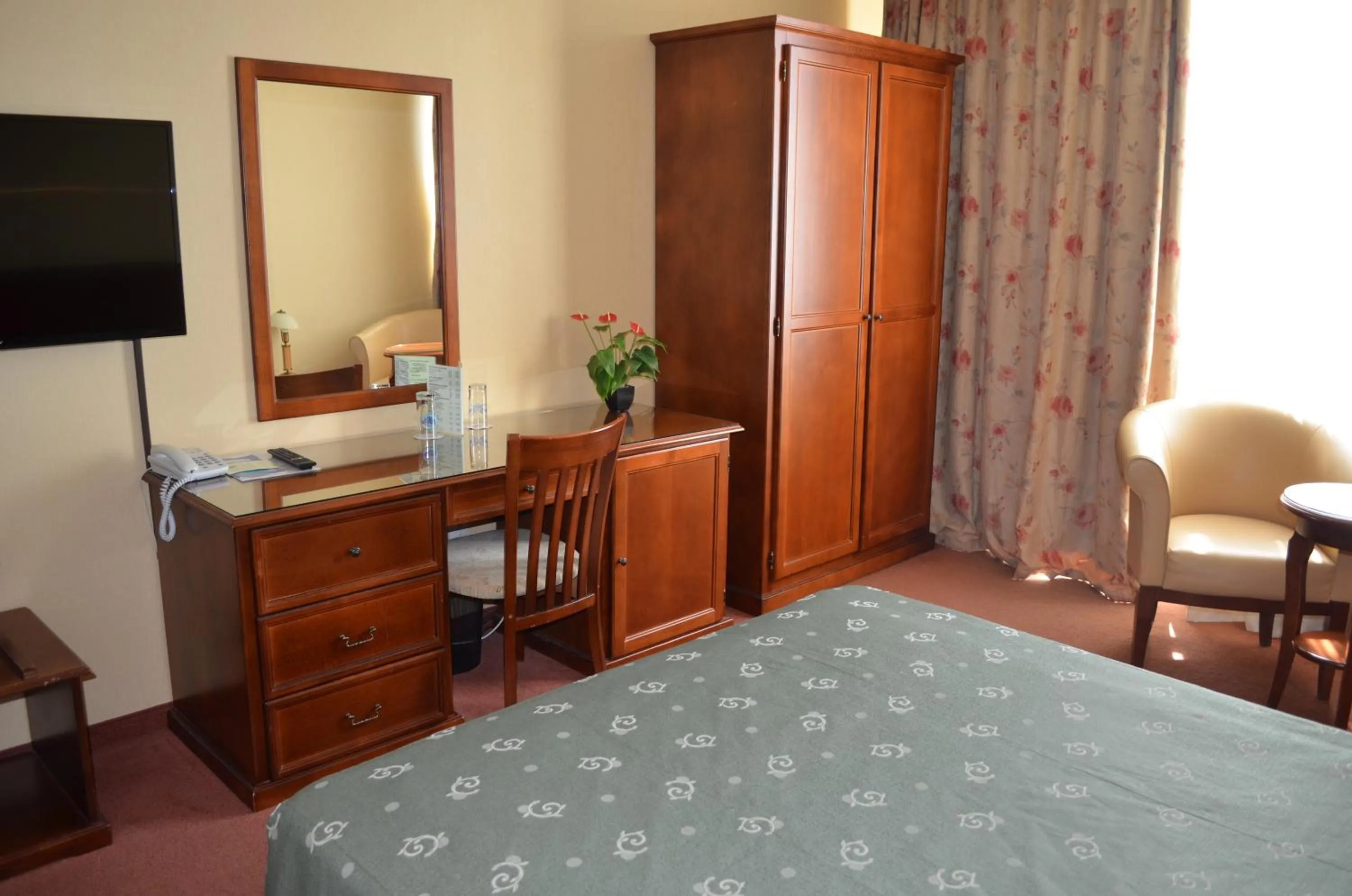 Photo of the whole room, Bed in Hotel Bankya Palace