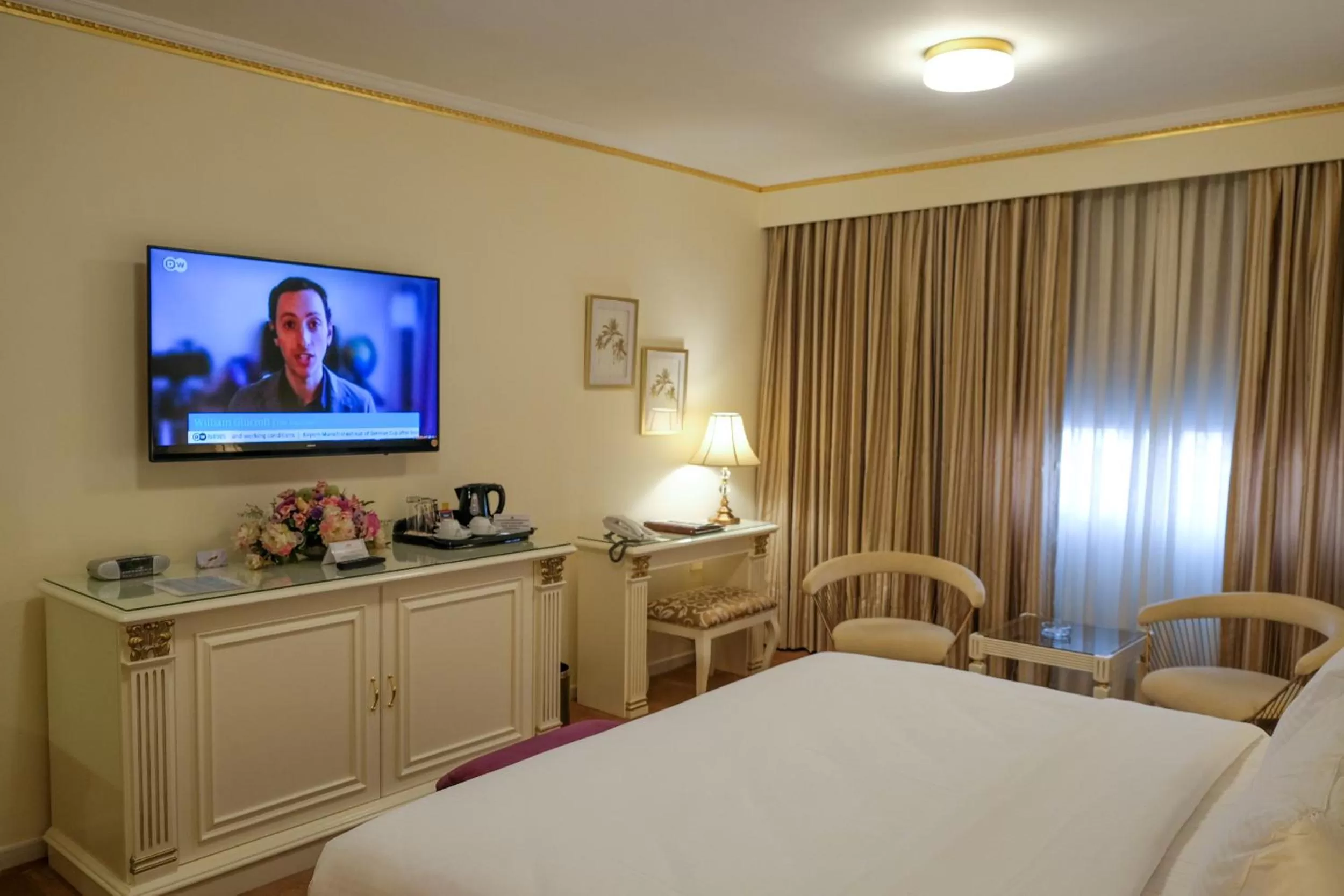 Bedroom, Bed in Amman International Hotel