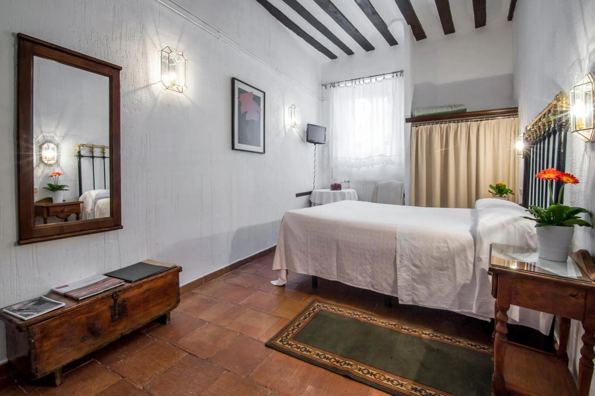 Photo of the whole room, Bed in Posada San José