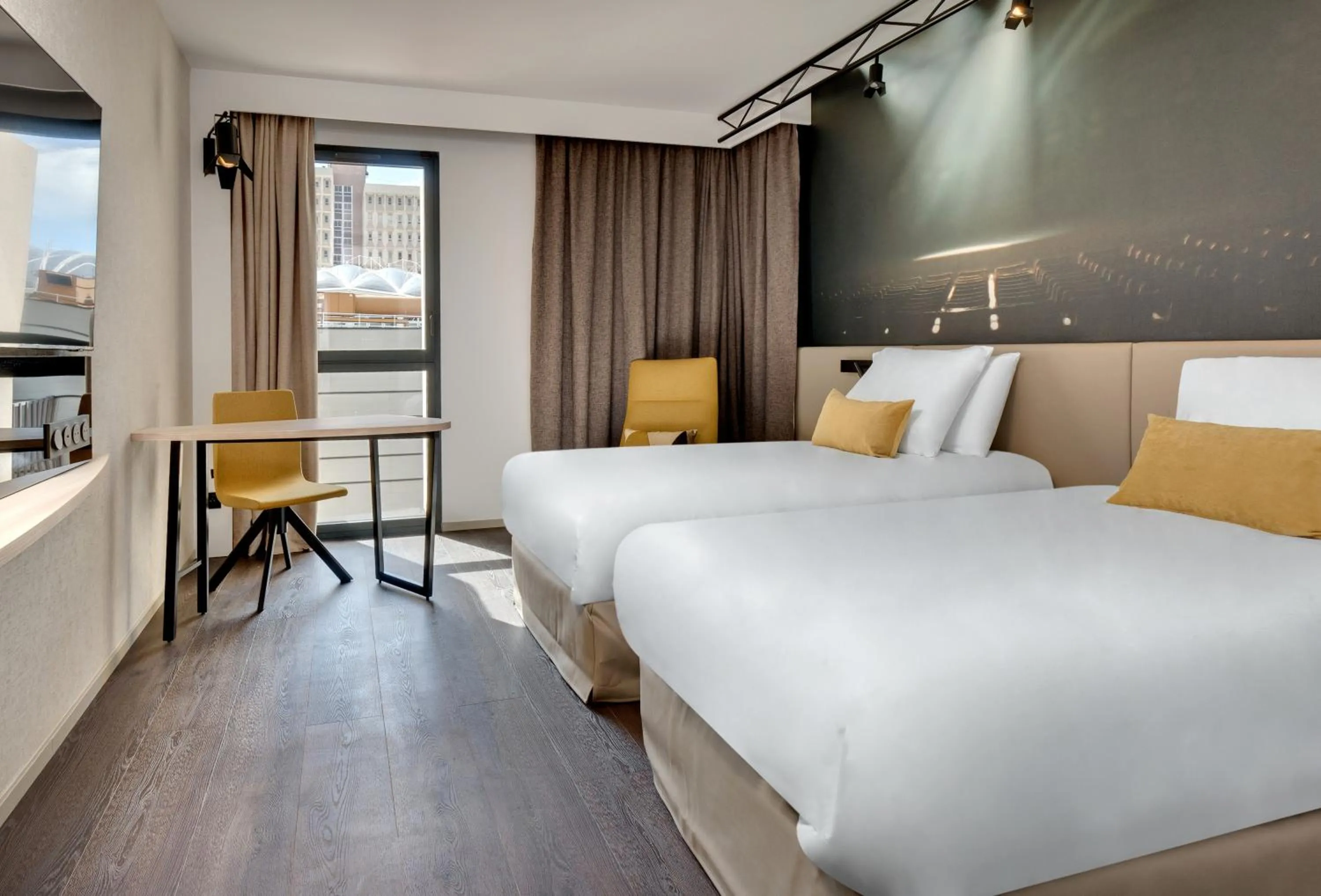 TV and multimedia, Bed in Mercure Montpellier Centre Comédie