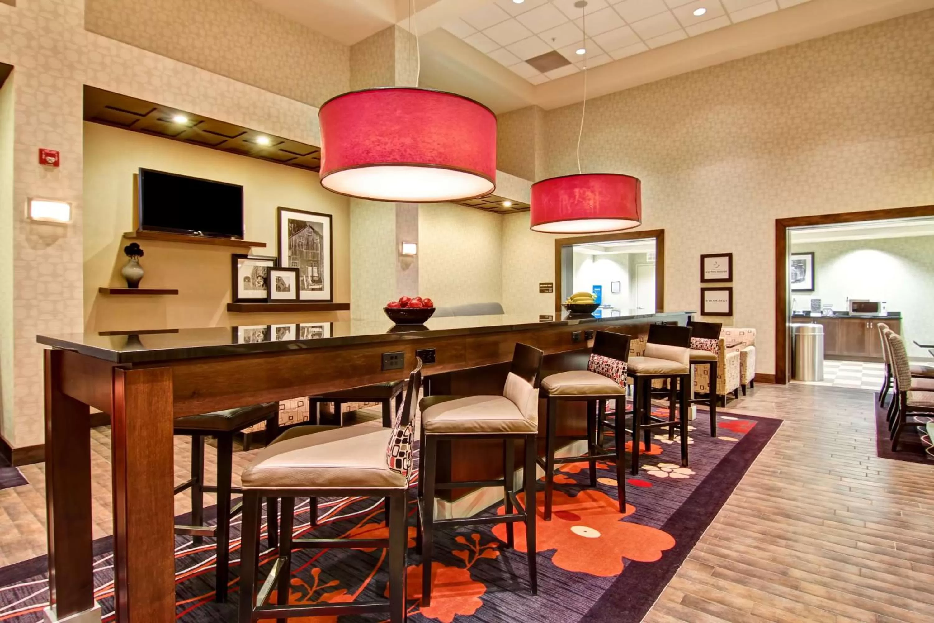 Restaurant/places to eat in Hampton Inn & Suites Red Deer