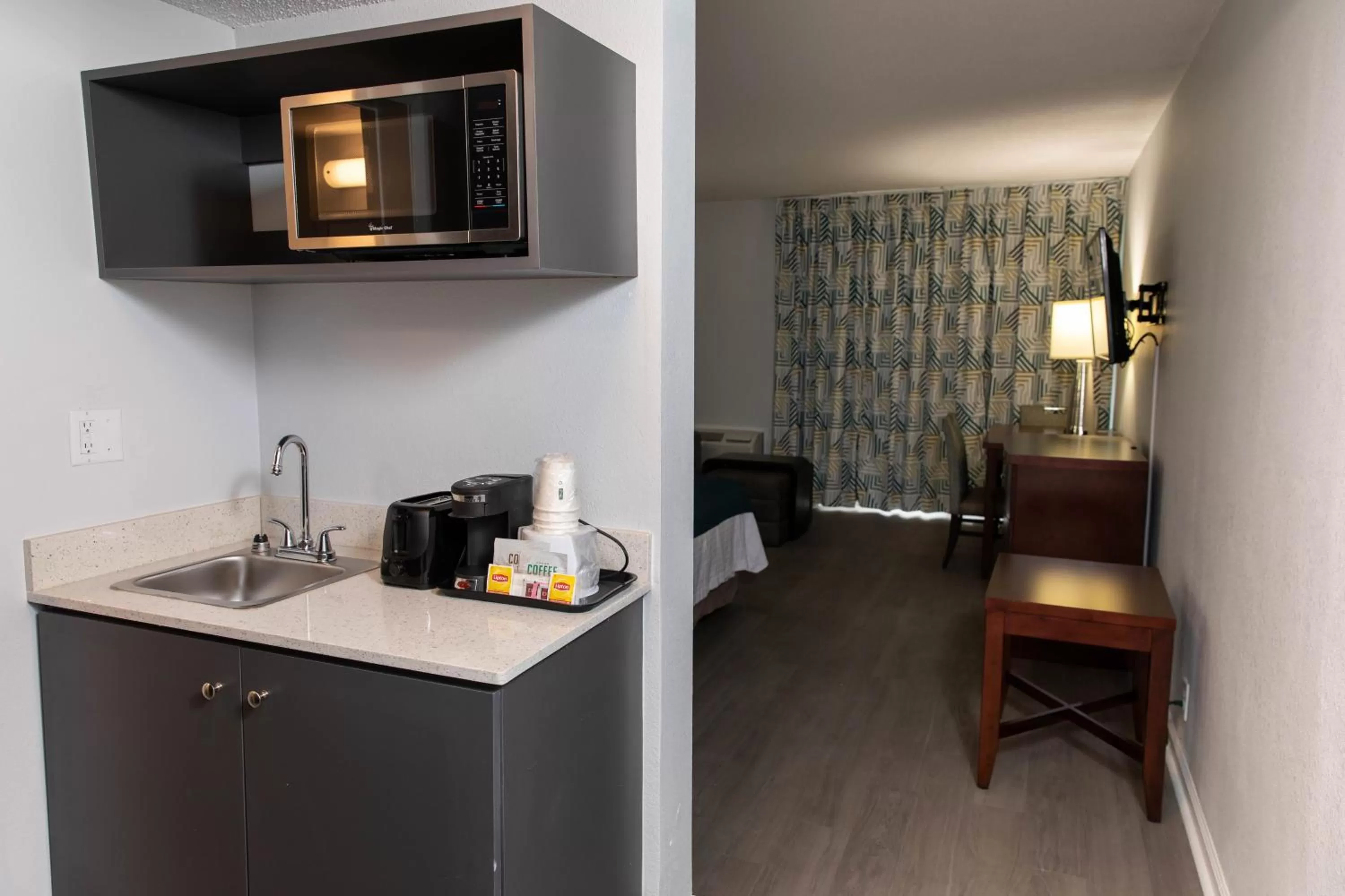 Kitchen or kitchenette in Studio 6 Ocala, FL