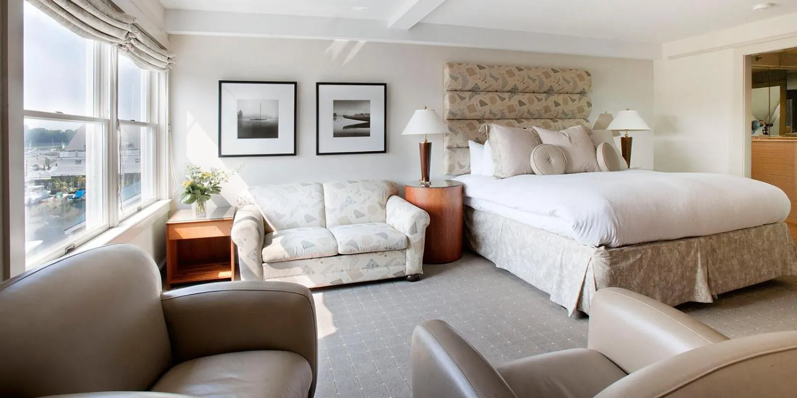 Photo of the whole room, Bed in Breakwater Inn