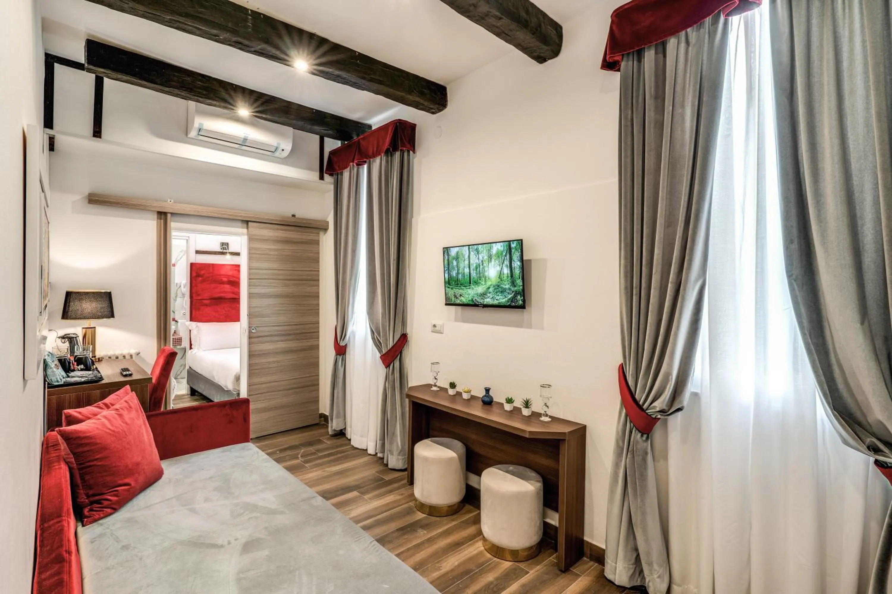 Bed in Piazza di Spagna Comfort Rooms