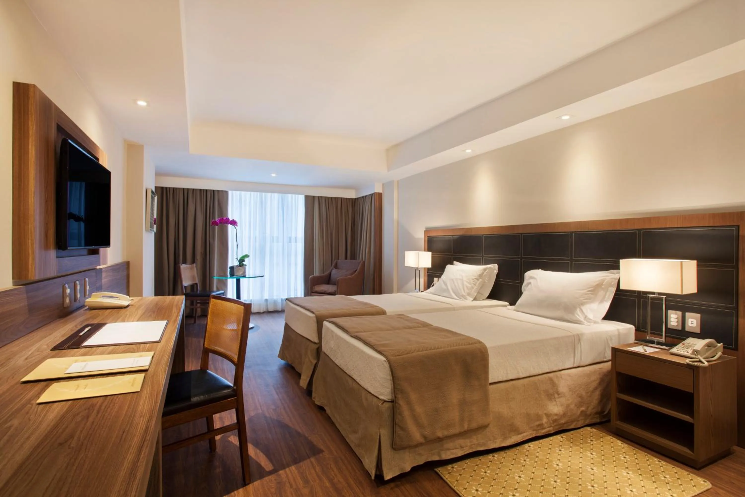 Photo of the whole room, Bed in Windsor Oceanico Hotel