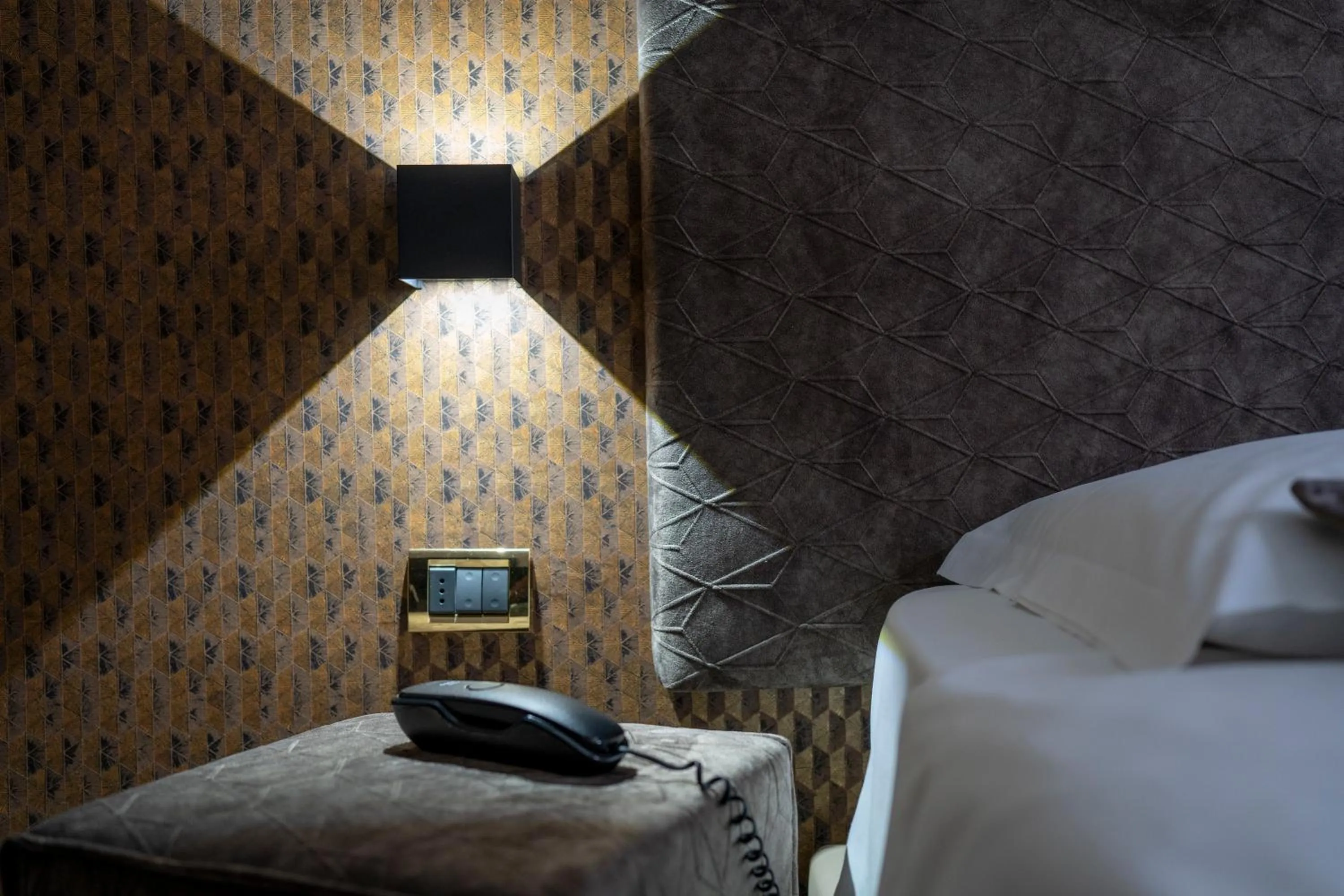 Bed in Hotel Astoria