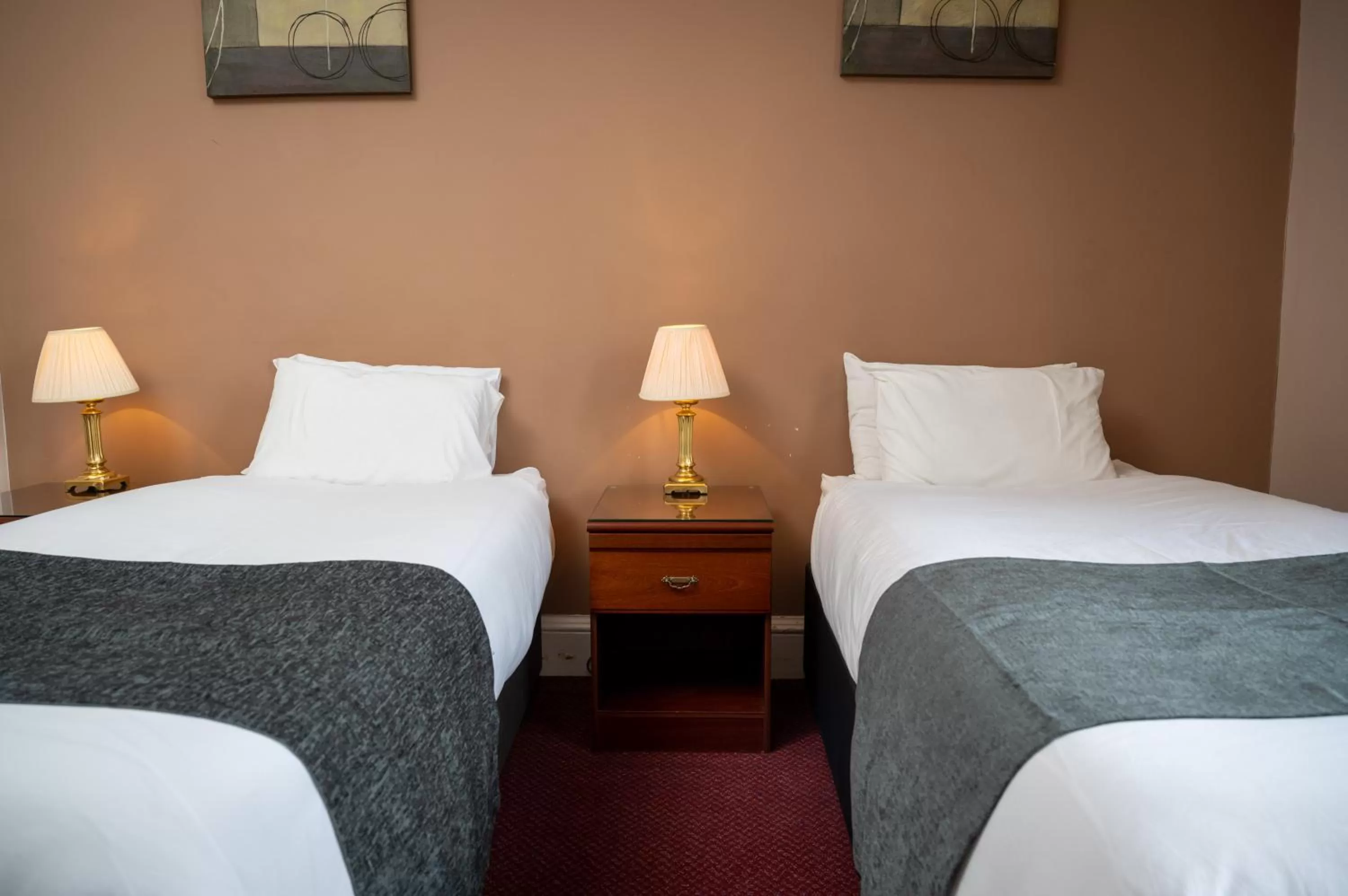 Bedroom, Bed in Edinburgh Whisky House Hotel