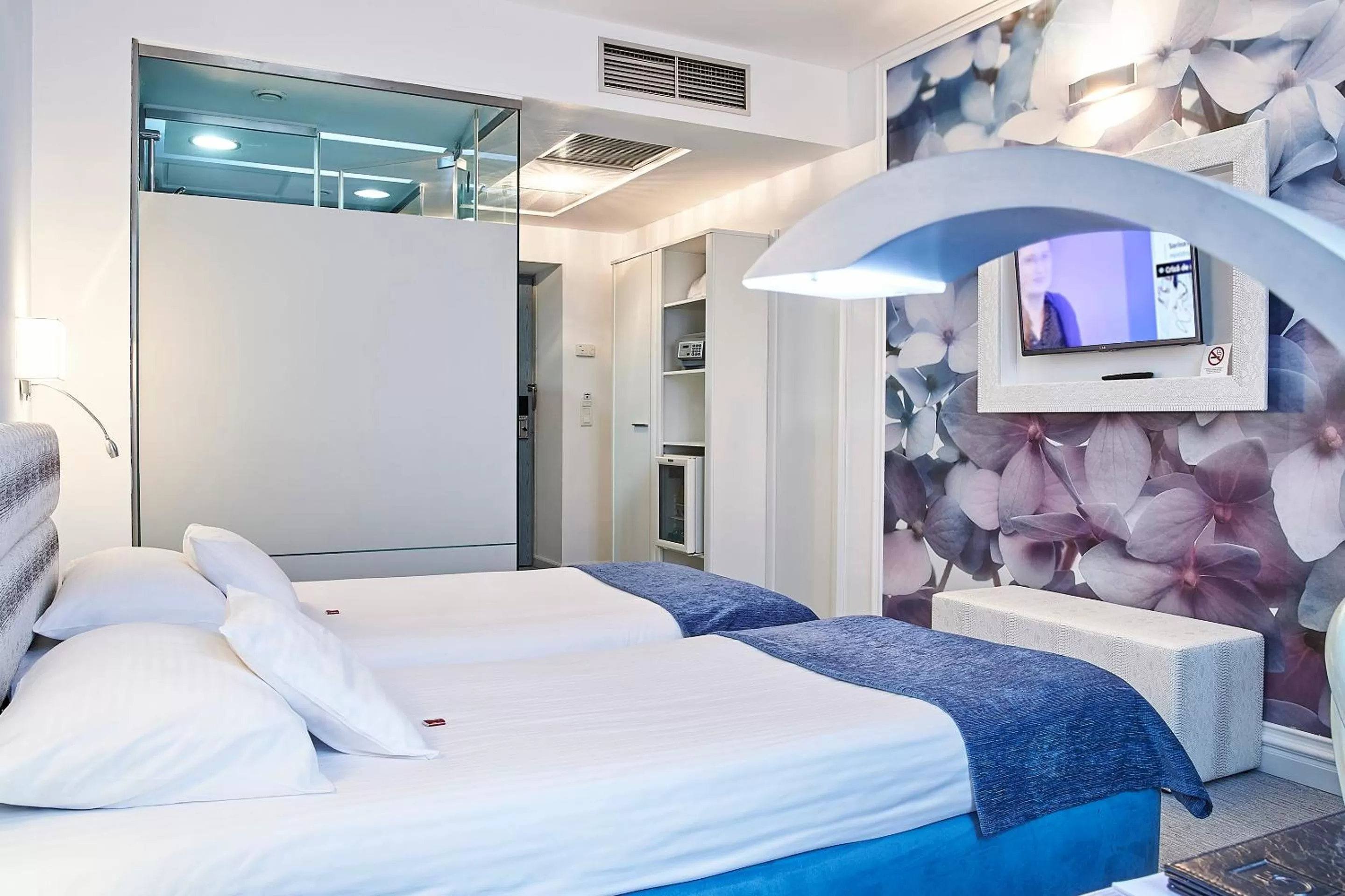 Decorative detail, Bed in Continental Forum Sibiu