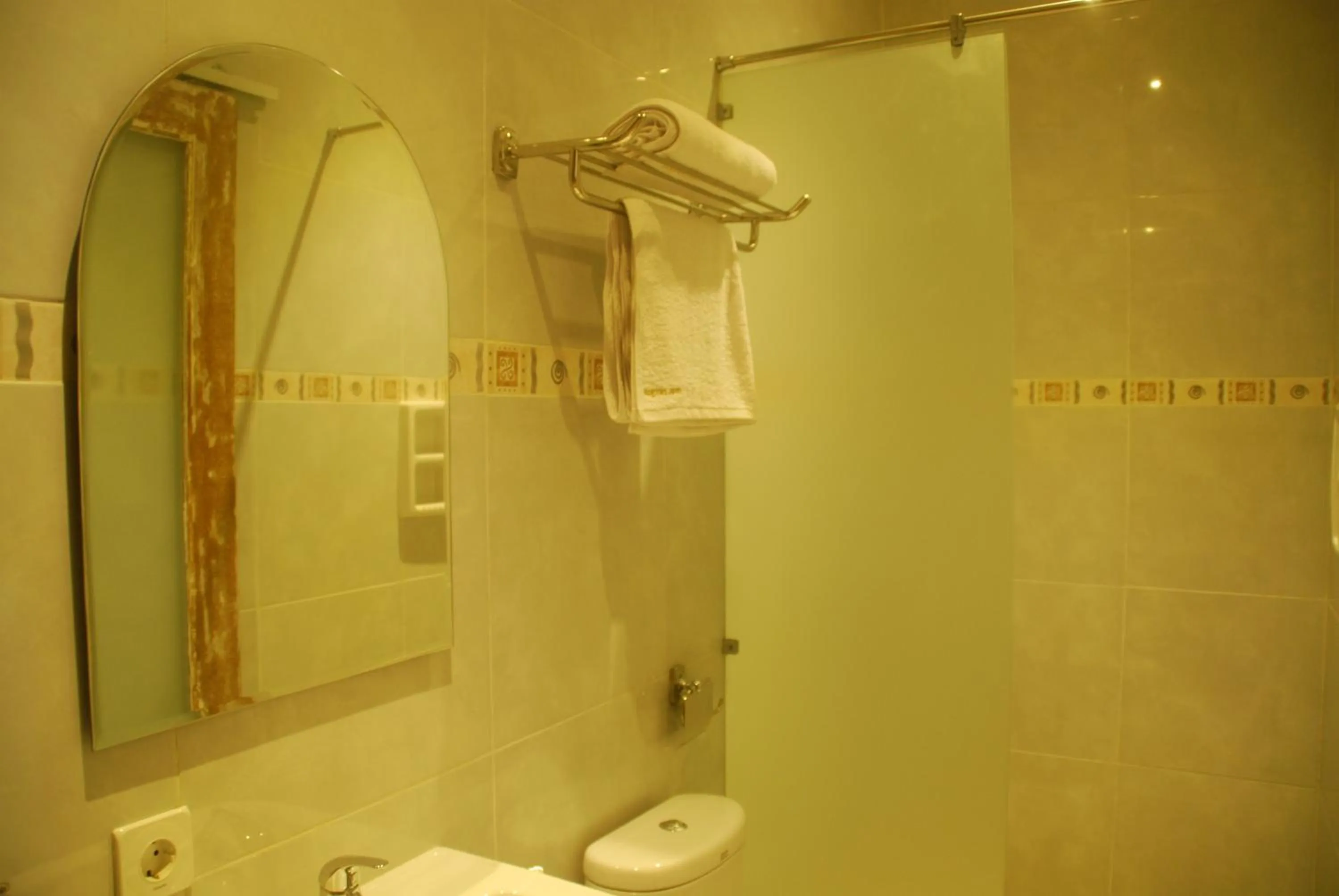 Bathroom in Sugiras Living