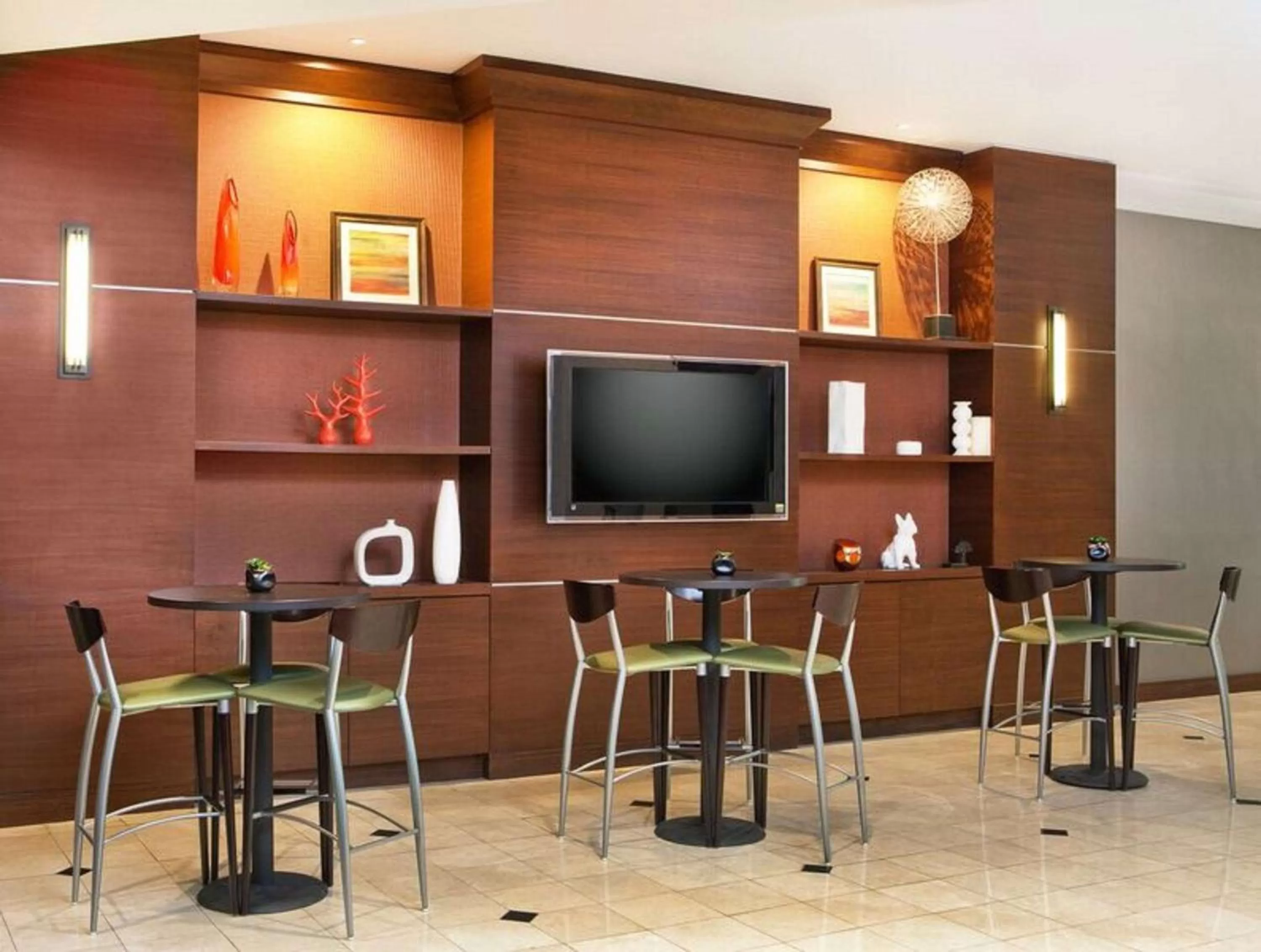 Lobby or reception in Hilton Woodcliff Lake