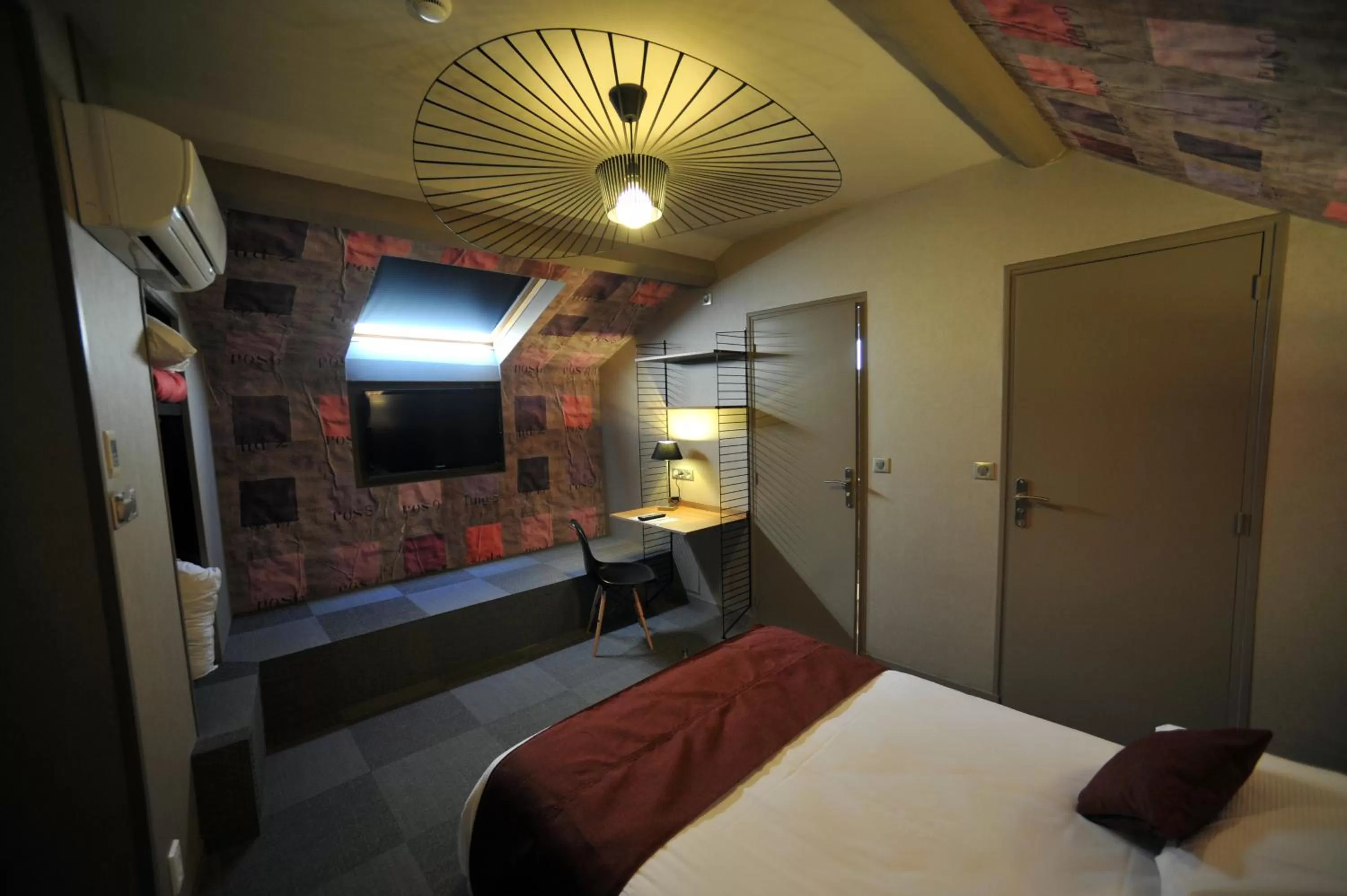 Bedroom, Bed in Nota Bene