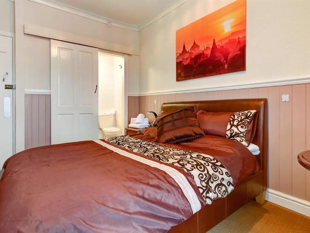 Bedroom, Bed in Thistle Dhu Guest House