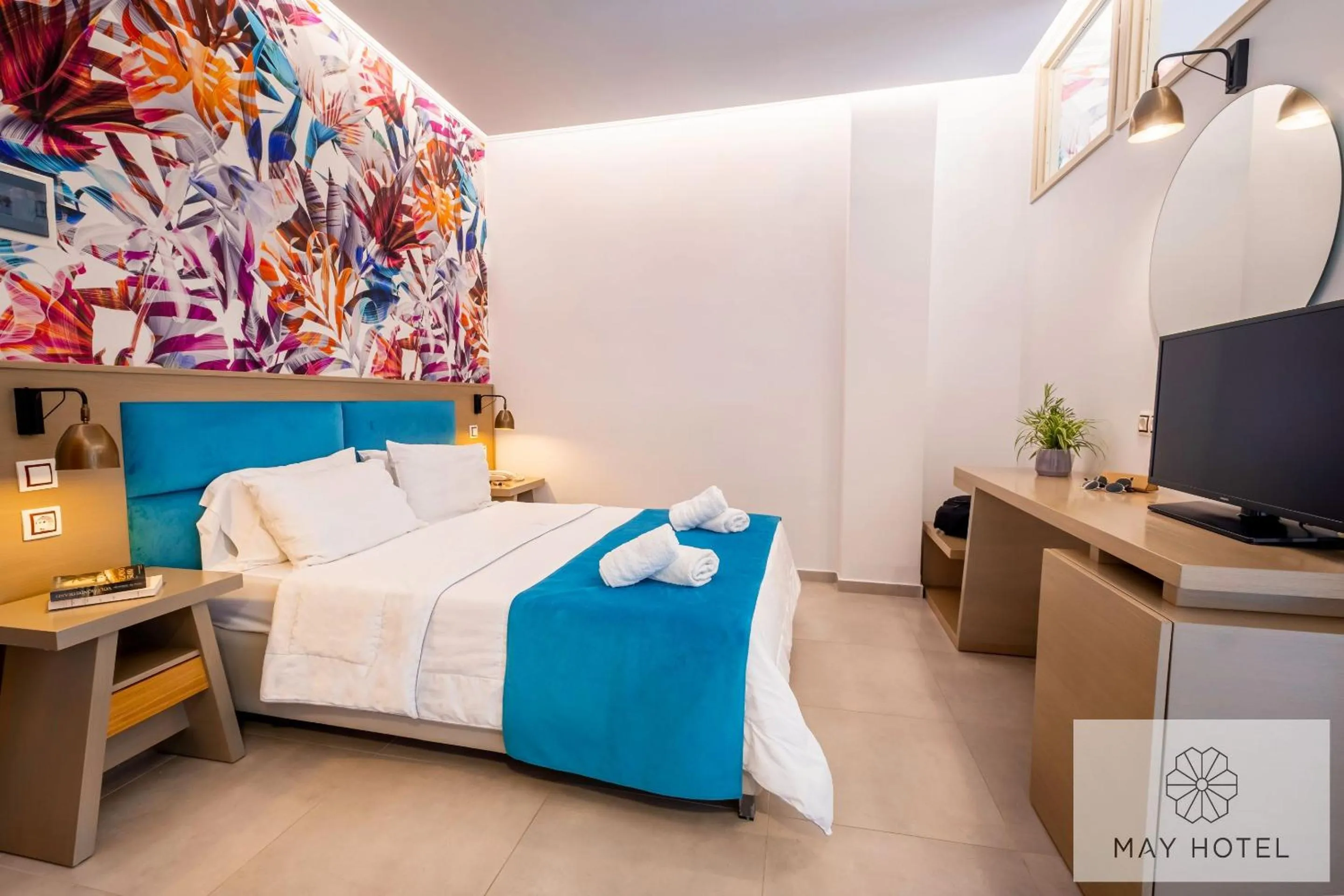 TV and multimedia, Bed in May Beach Hotel