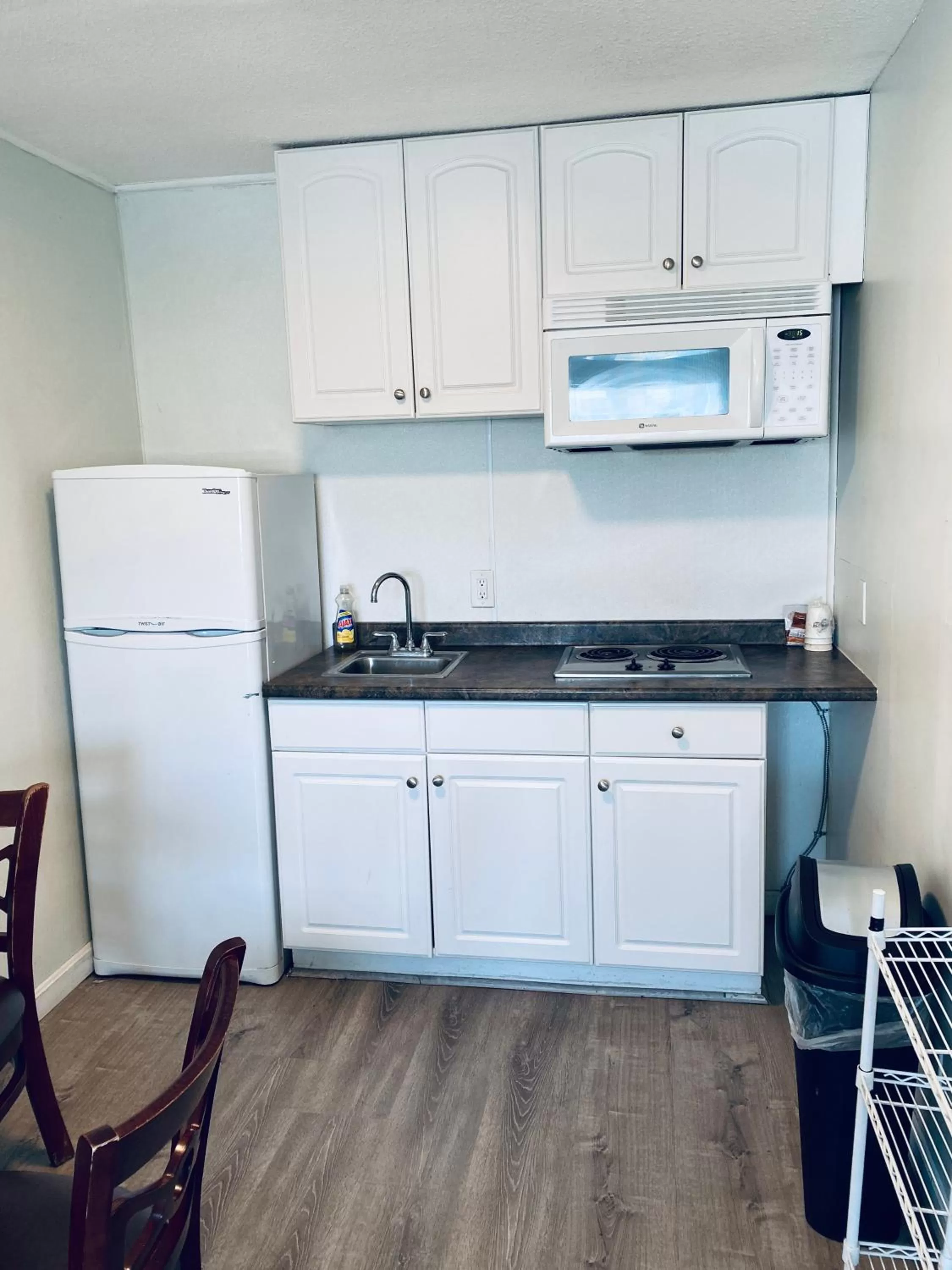 Kitchen or kitchenette in Ships Inn