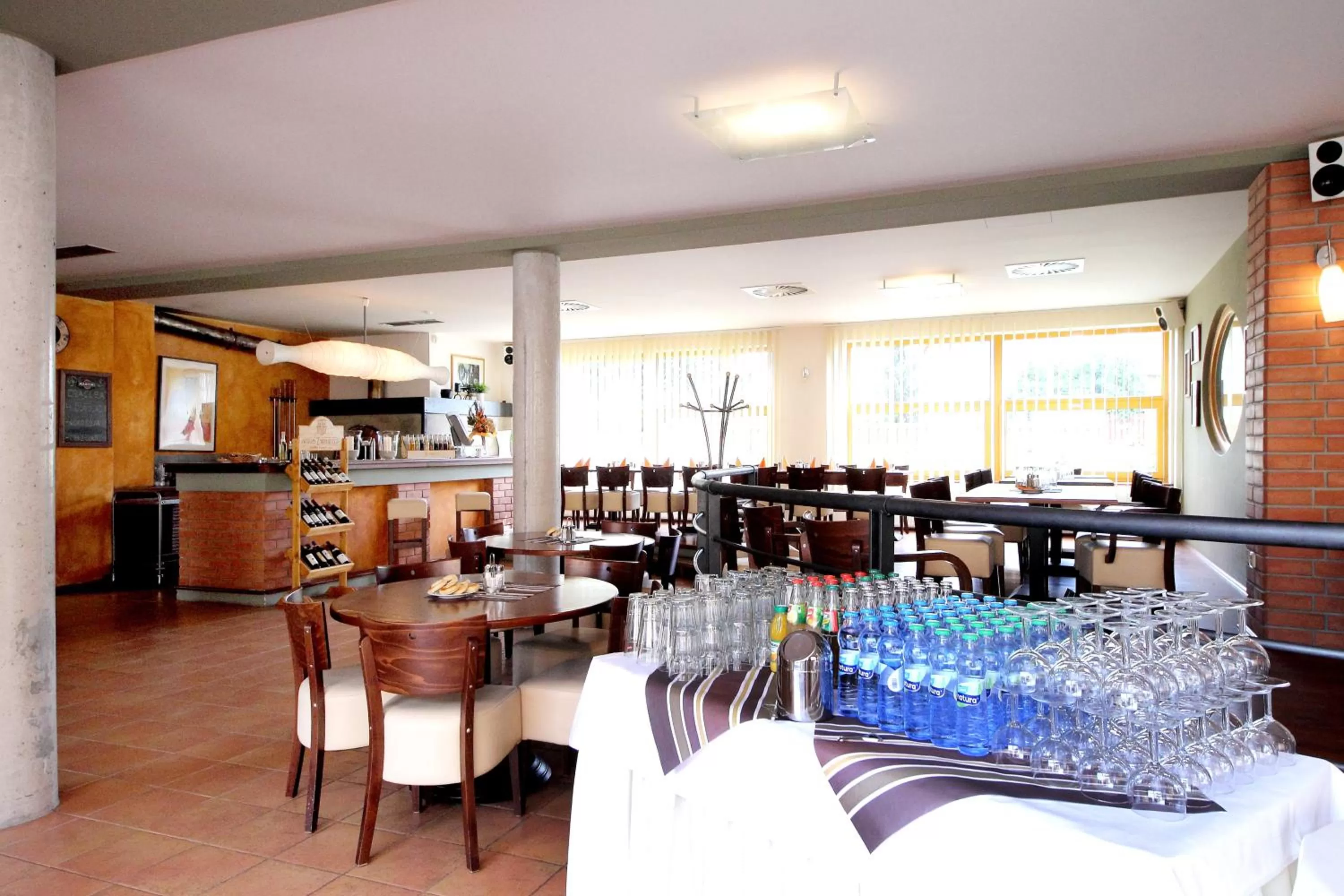 Restaurant/places to eat in Hotel S-centrum