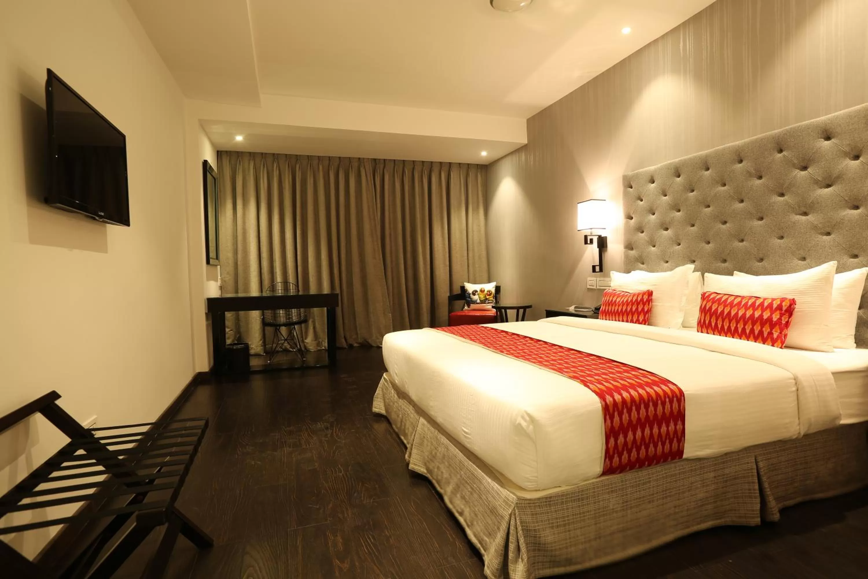 Bedroom, Bed in Hotel Deccan Serai, HITEC CITY, HYDERABAD