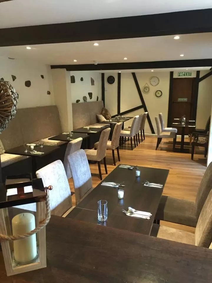 Restaurant/places to eat in Crown Inn