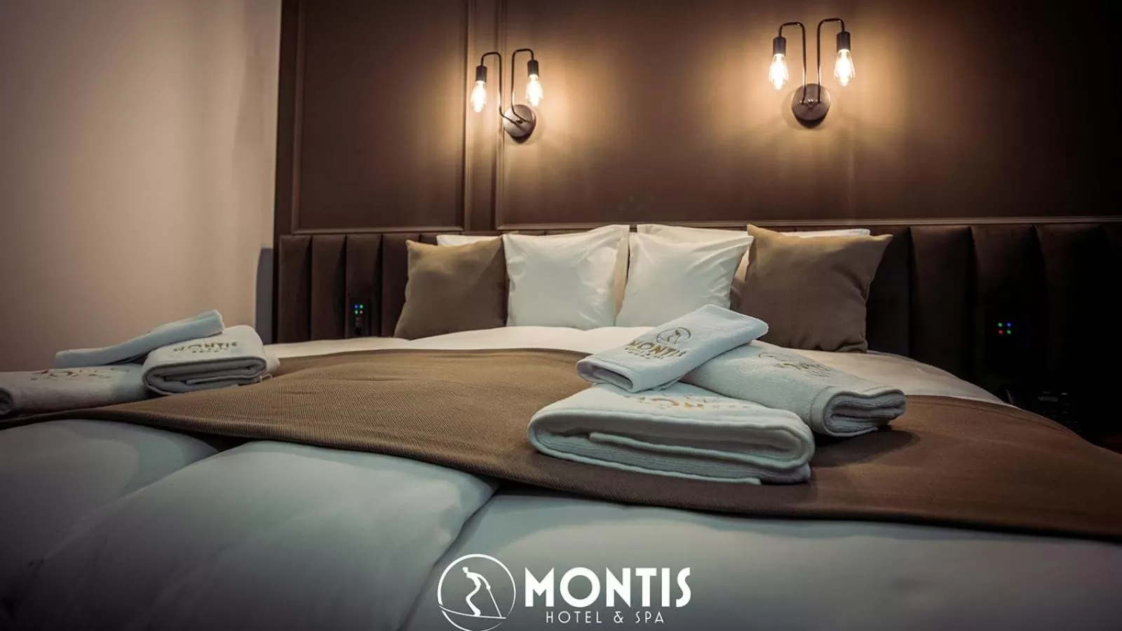 Bed in Montis Hotel & Spa