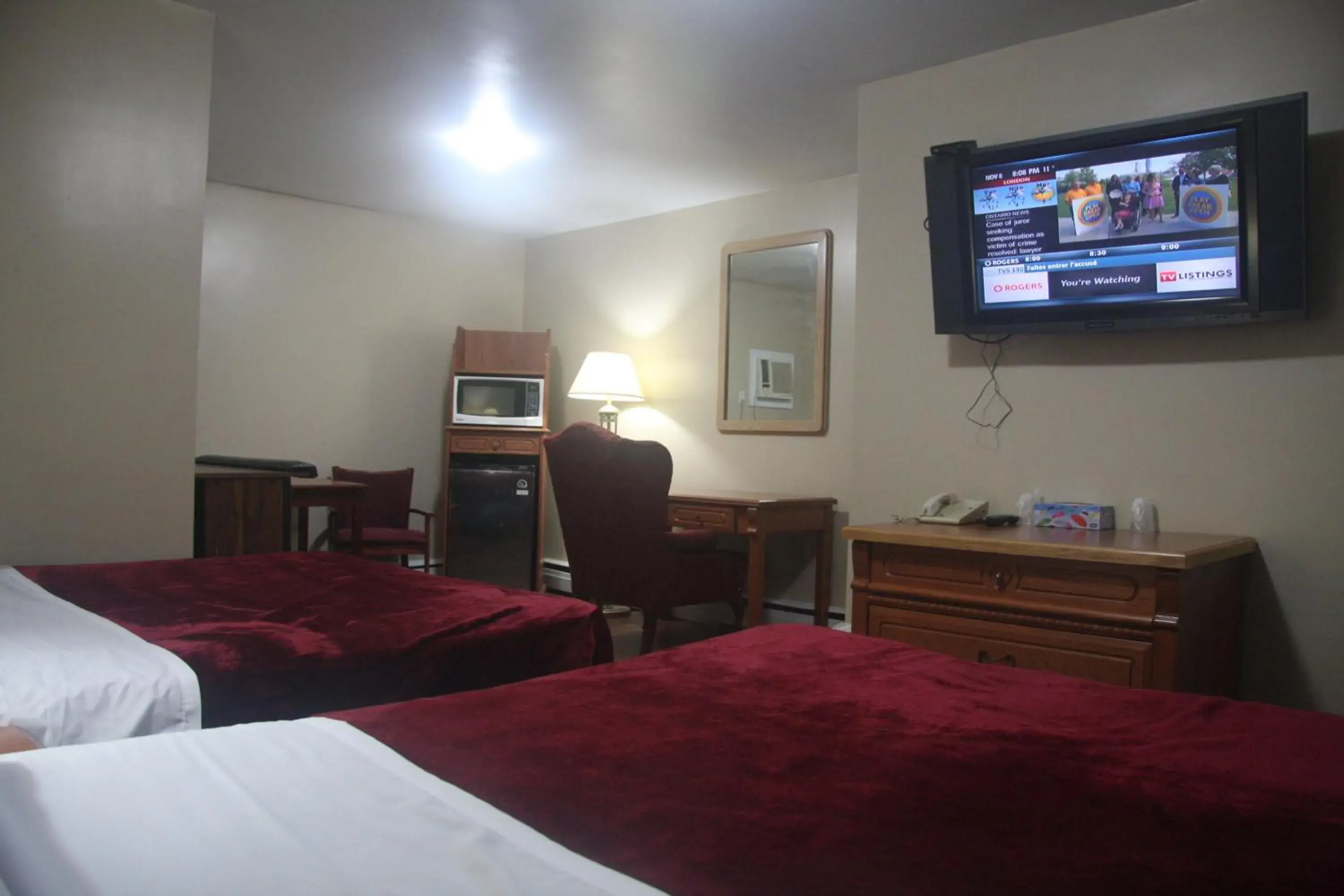 Double Room with Two Double Beds in American Plaza Motel Double Room with Two Double Beds in American Plaza Motel