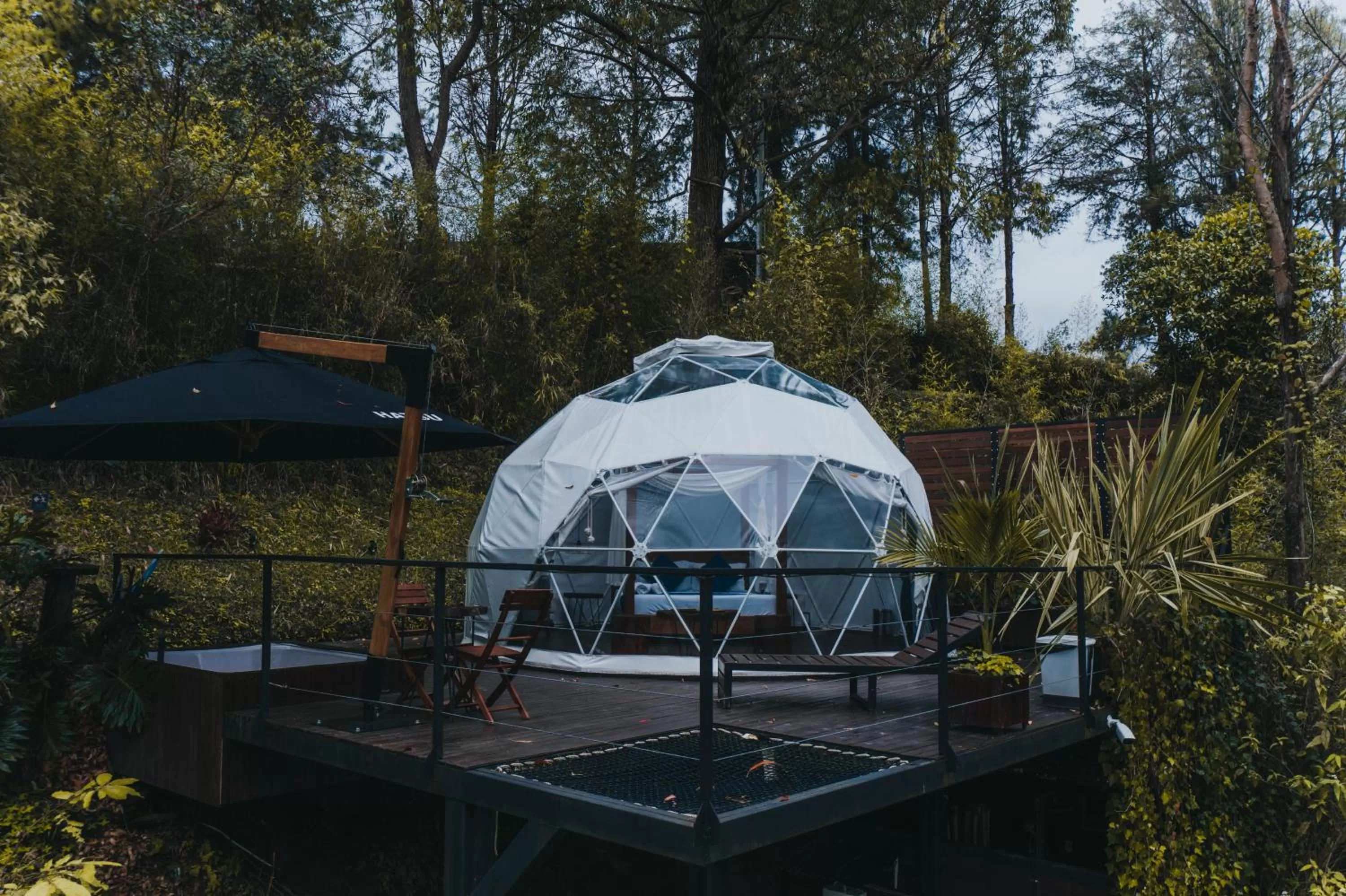 Hot Tub in Domus Glamping Guatapé