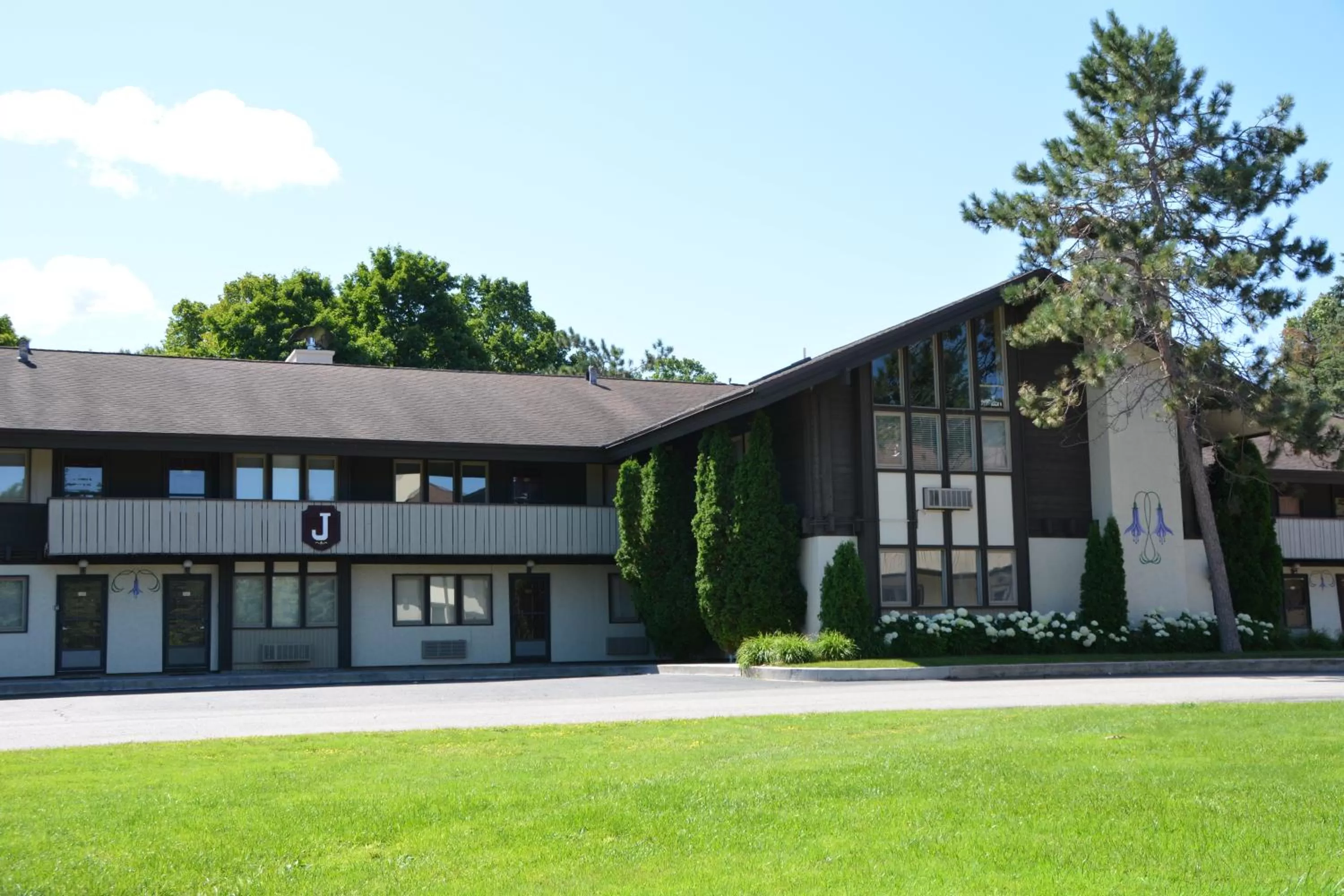 Property building in Boyne Mountain
