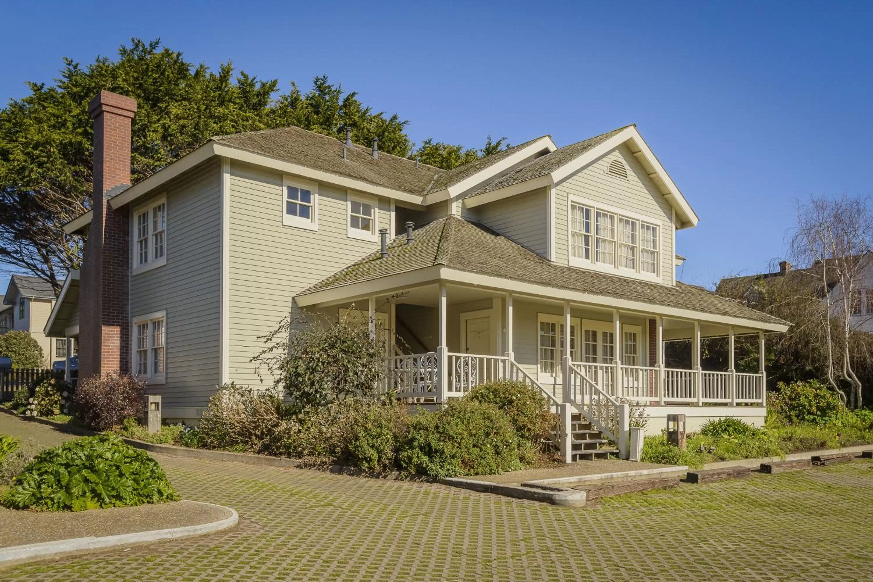 Property building in Mendocino Hotel & Garden