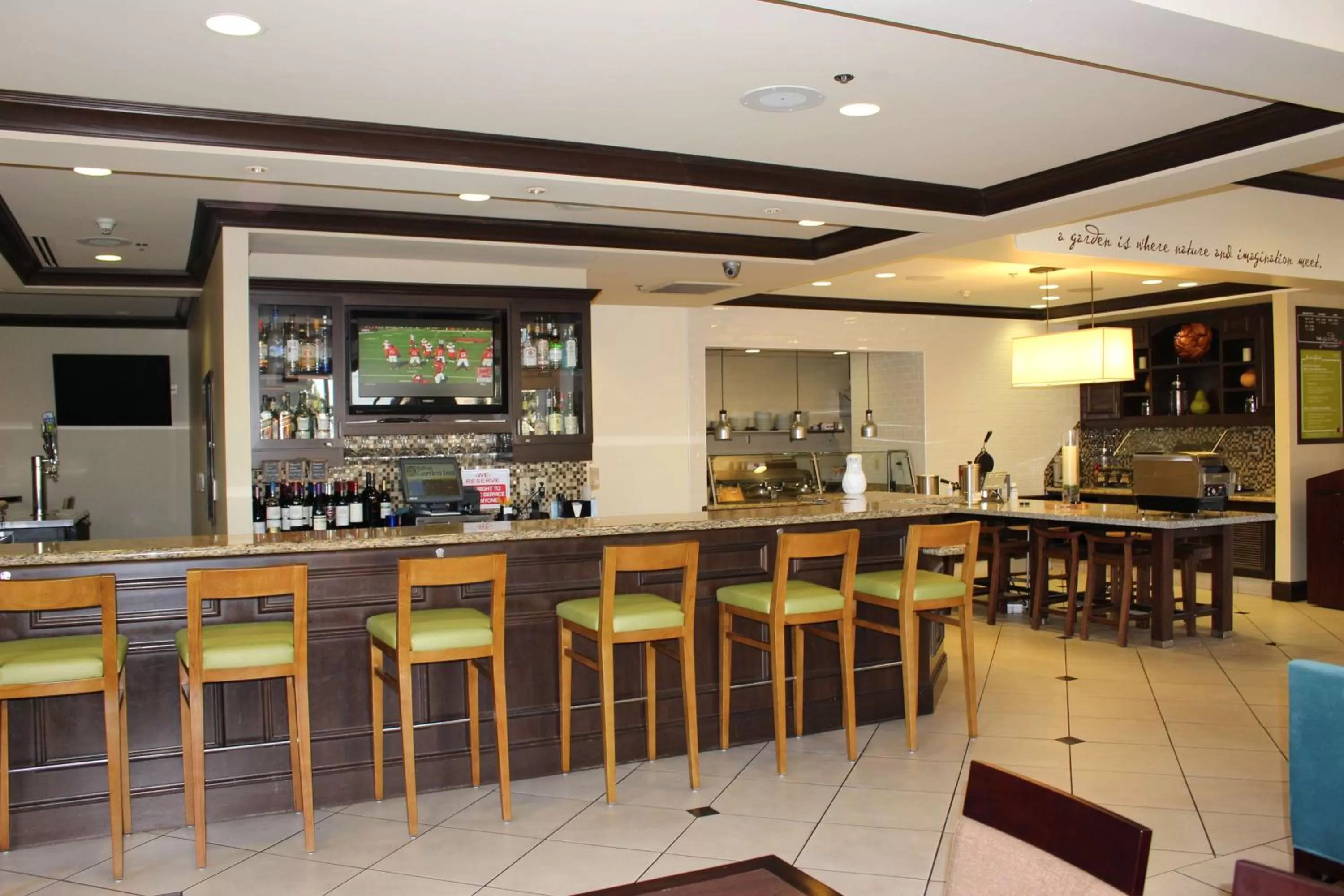 Lounge or bar in Hilton Garden Inn Clovis