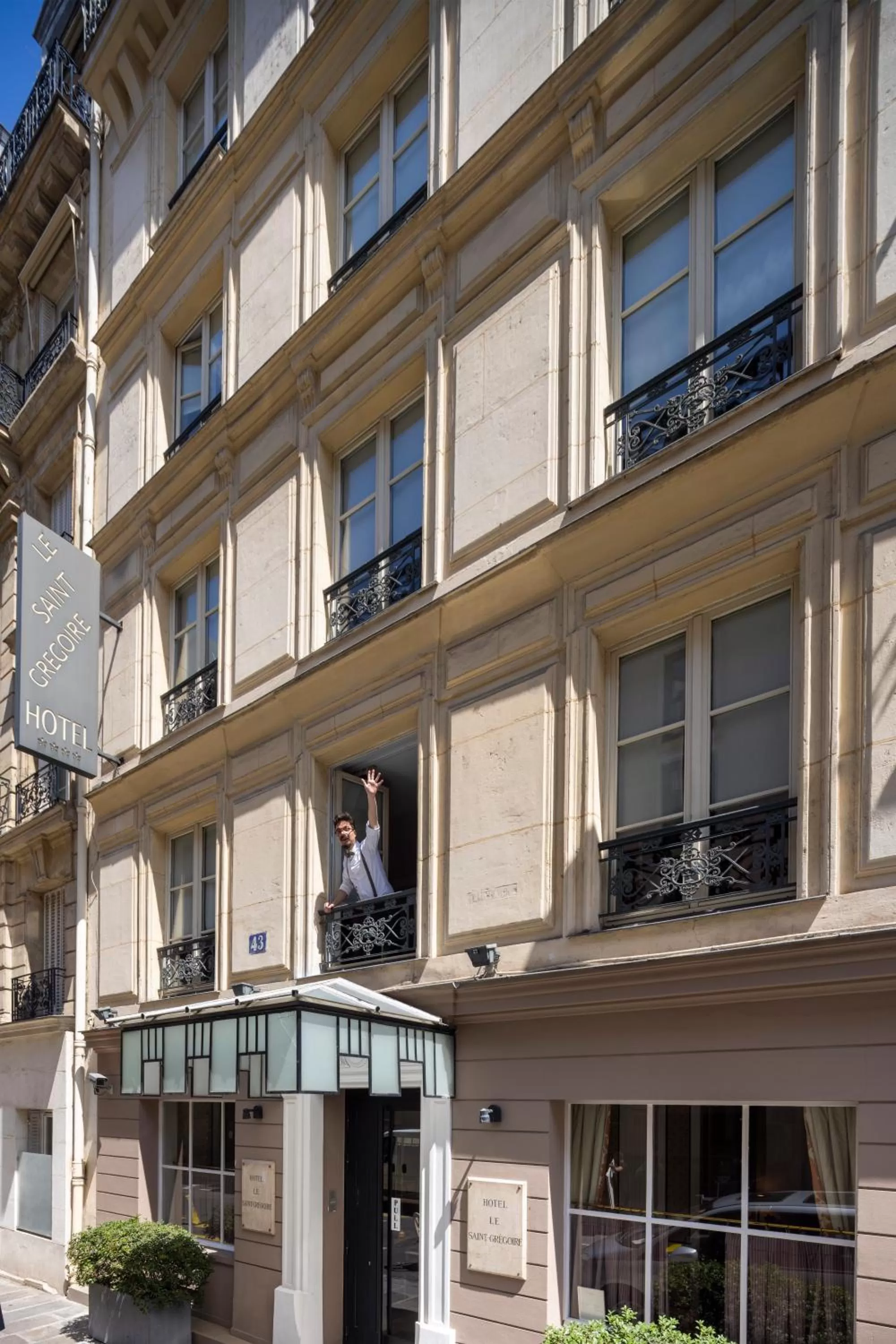 Property building in Hôtel Le Saint Gregoire