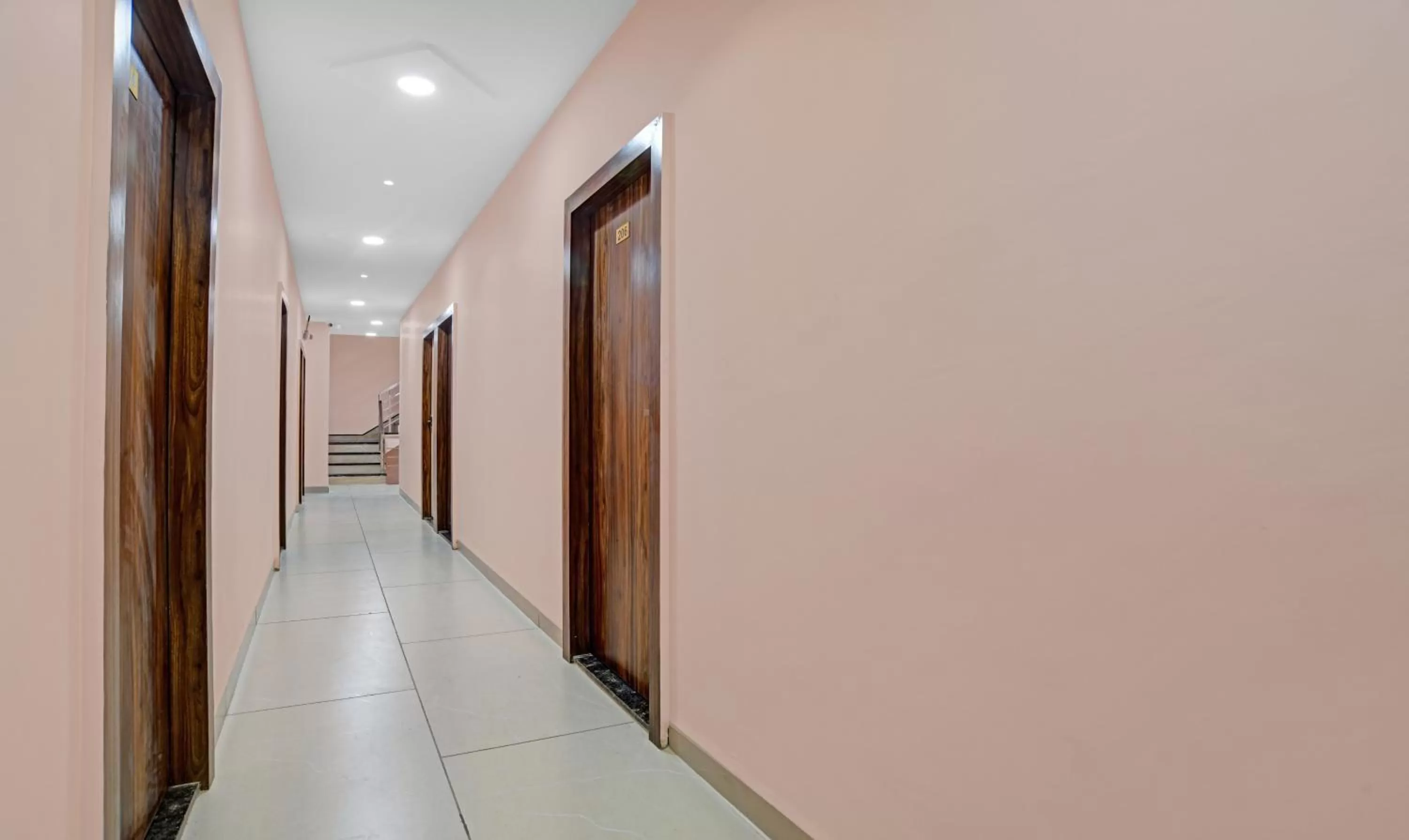 Lobby or reception in Treebo Nirvana Elite