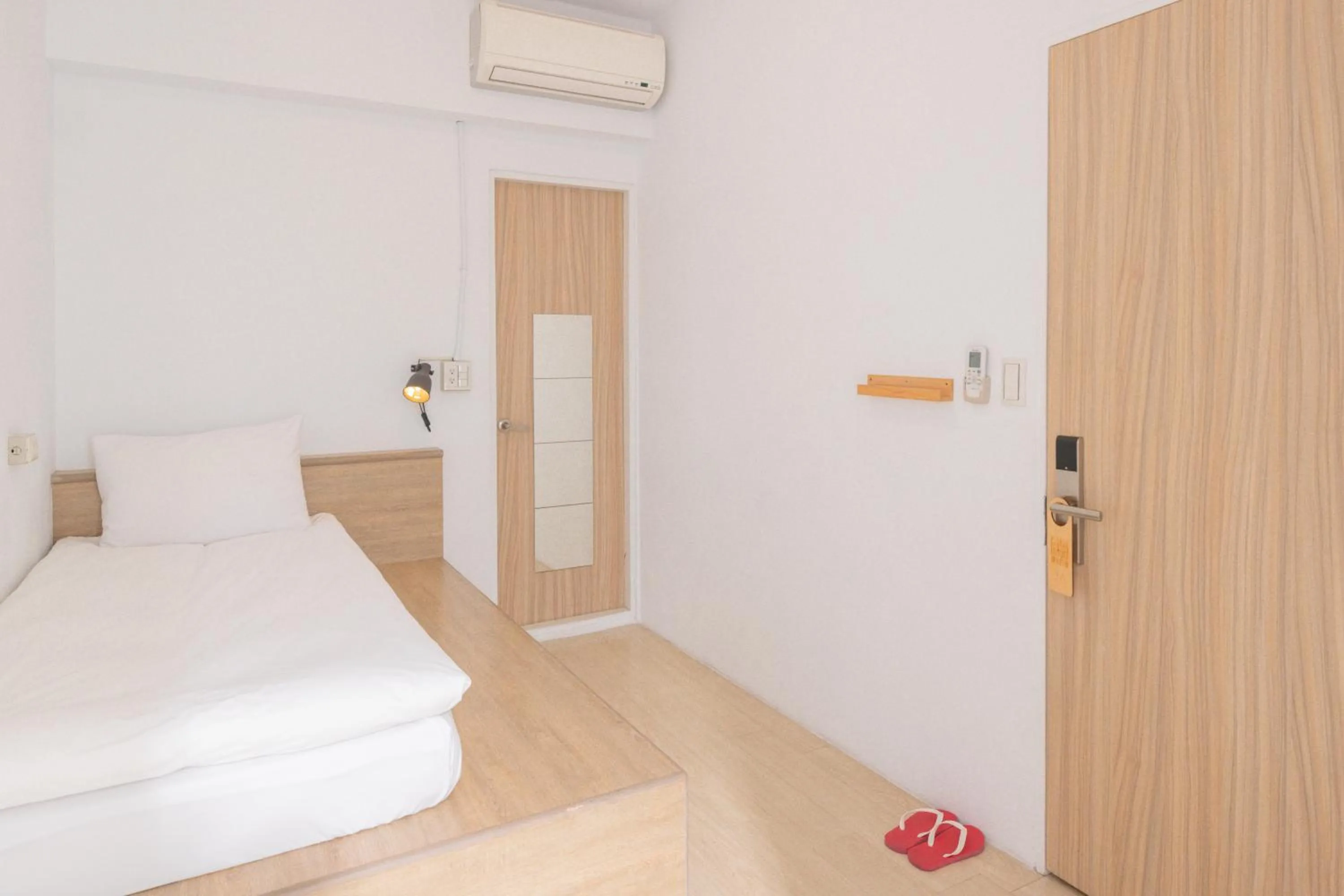 Bed in OwlStay Flip Flop Hostel - Garden