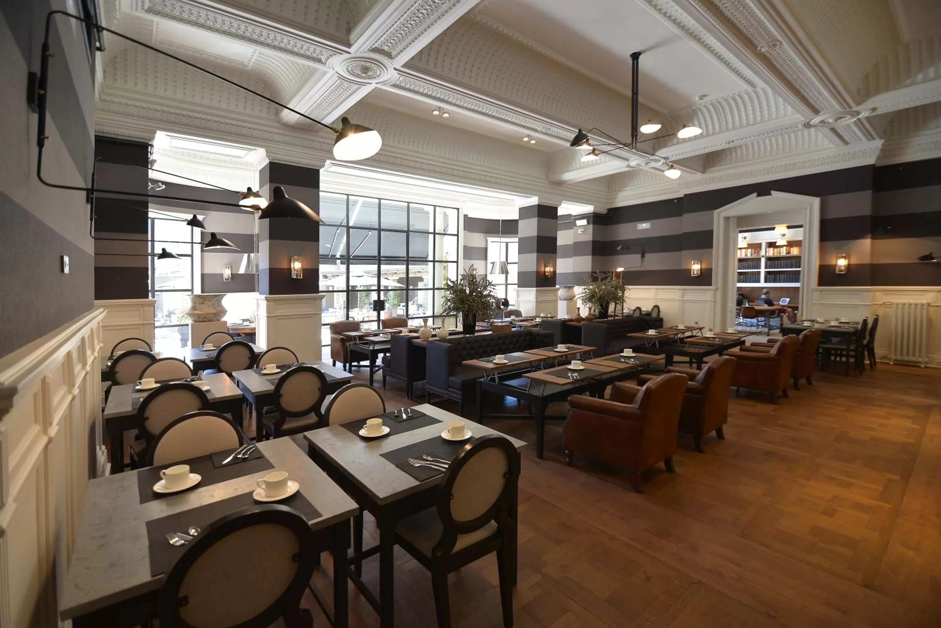 Restaurant/places to eat in Hotel Granvia