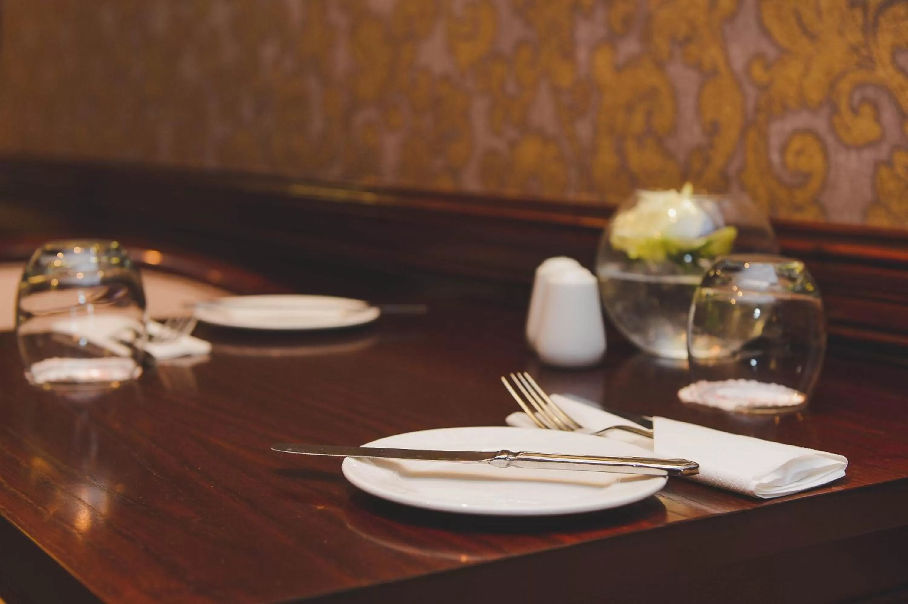 Restaurant/places to eat in Sunninghill Hotel