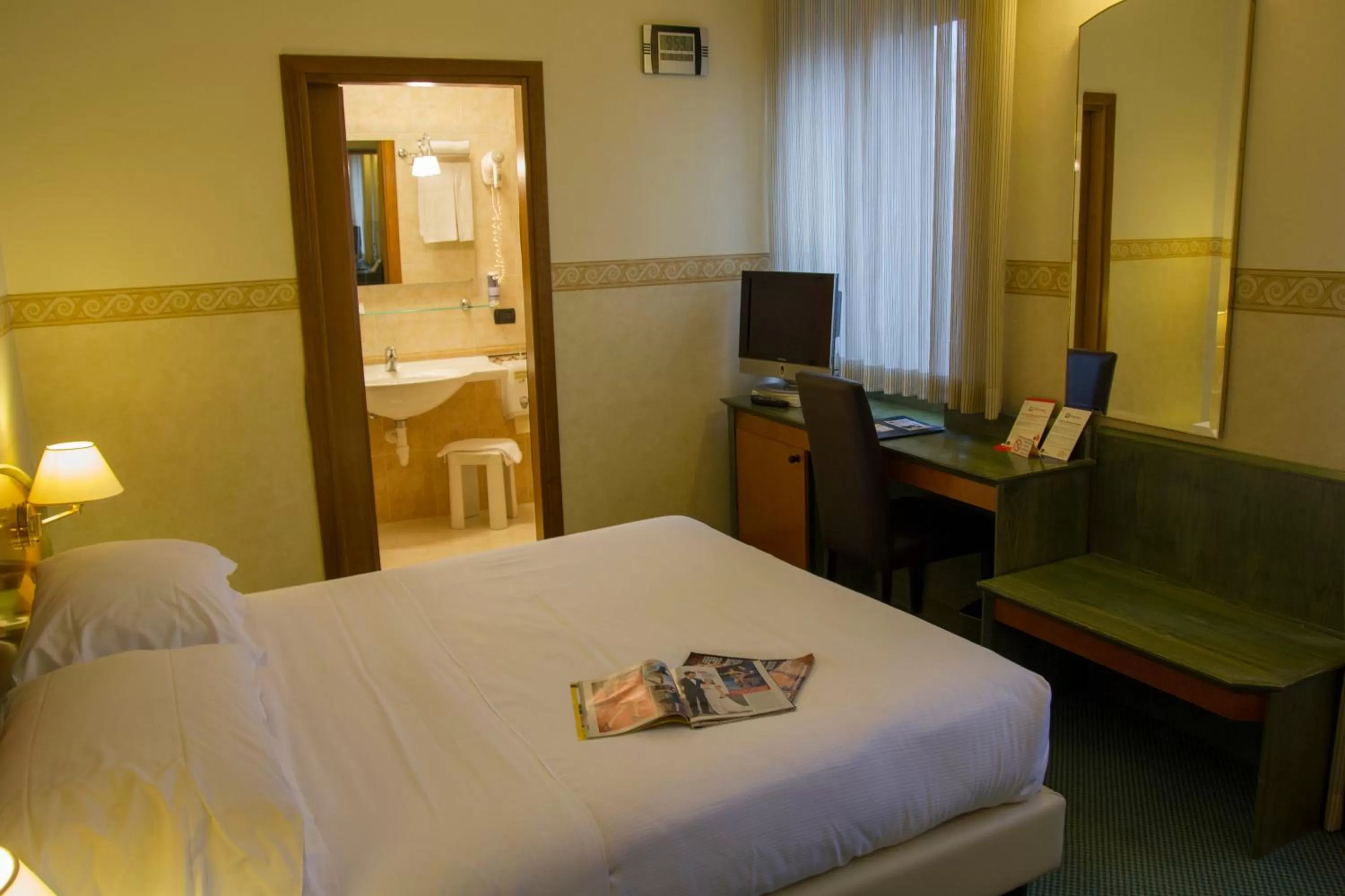 Bed in Best Western Plus Soave Hotel