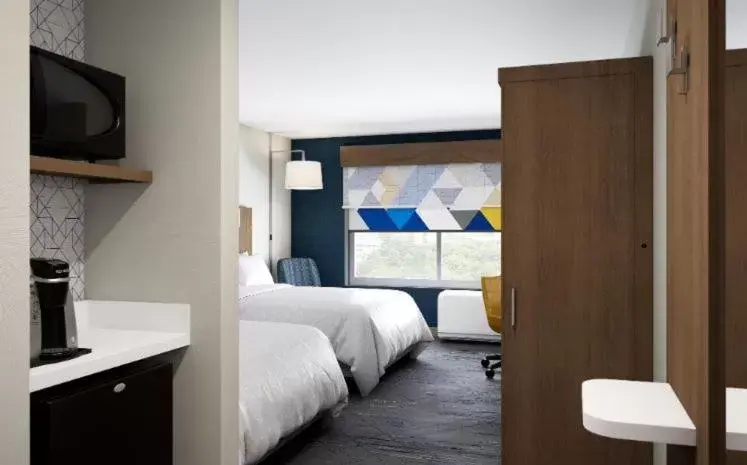 Standard King Room with Mobility Accessible Roll-In Shower in Holiday Inn Express & Suites - Hawaiian Gardens, an IHG Hotel Standard King Room with Mobility Accessible Roll-In Shower in Holiday Inn Express & Suites - Hawaiian Gardens, an IHG Hotel