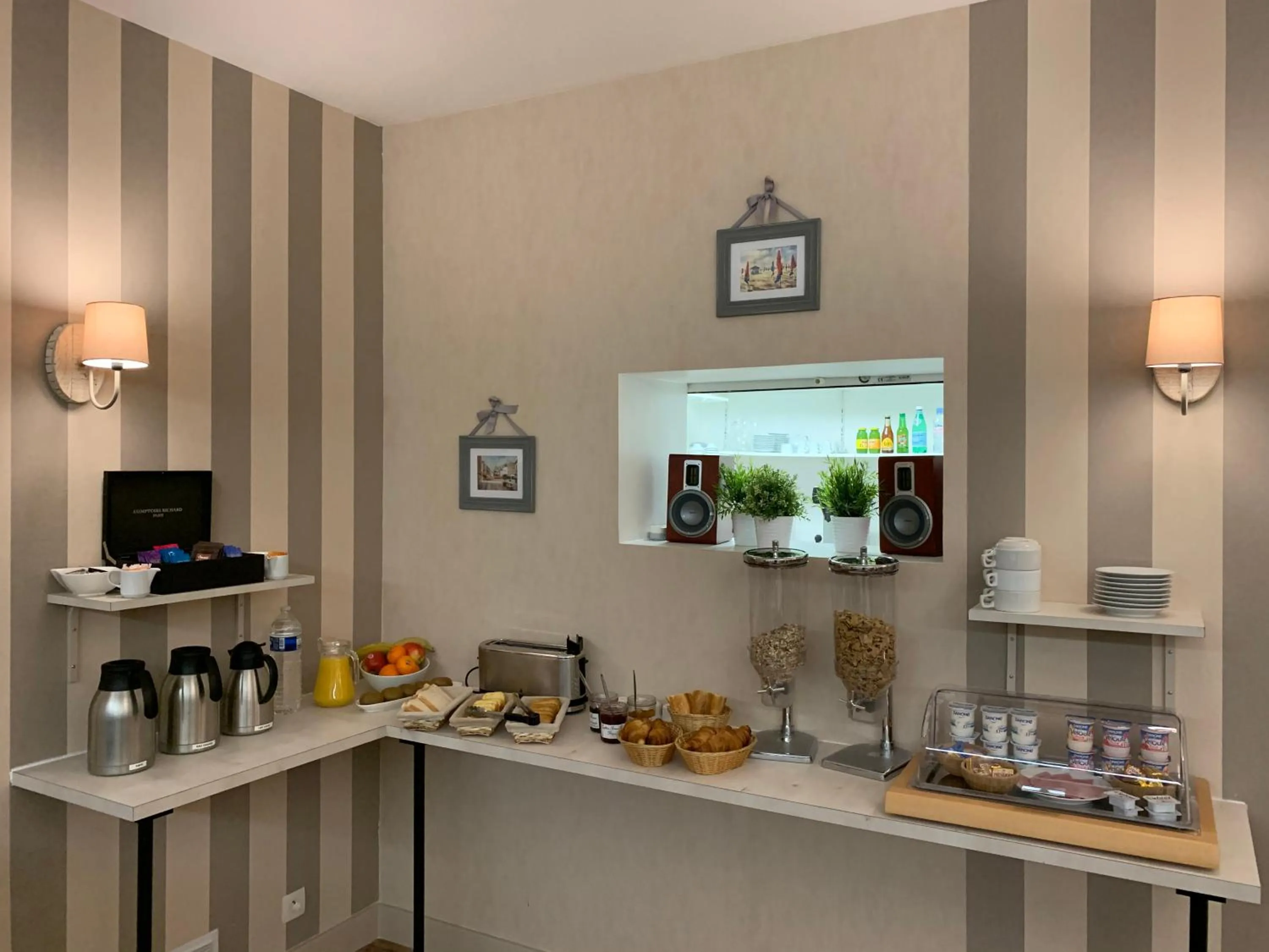 Food and drinks in Hôtel de la Plage