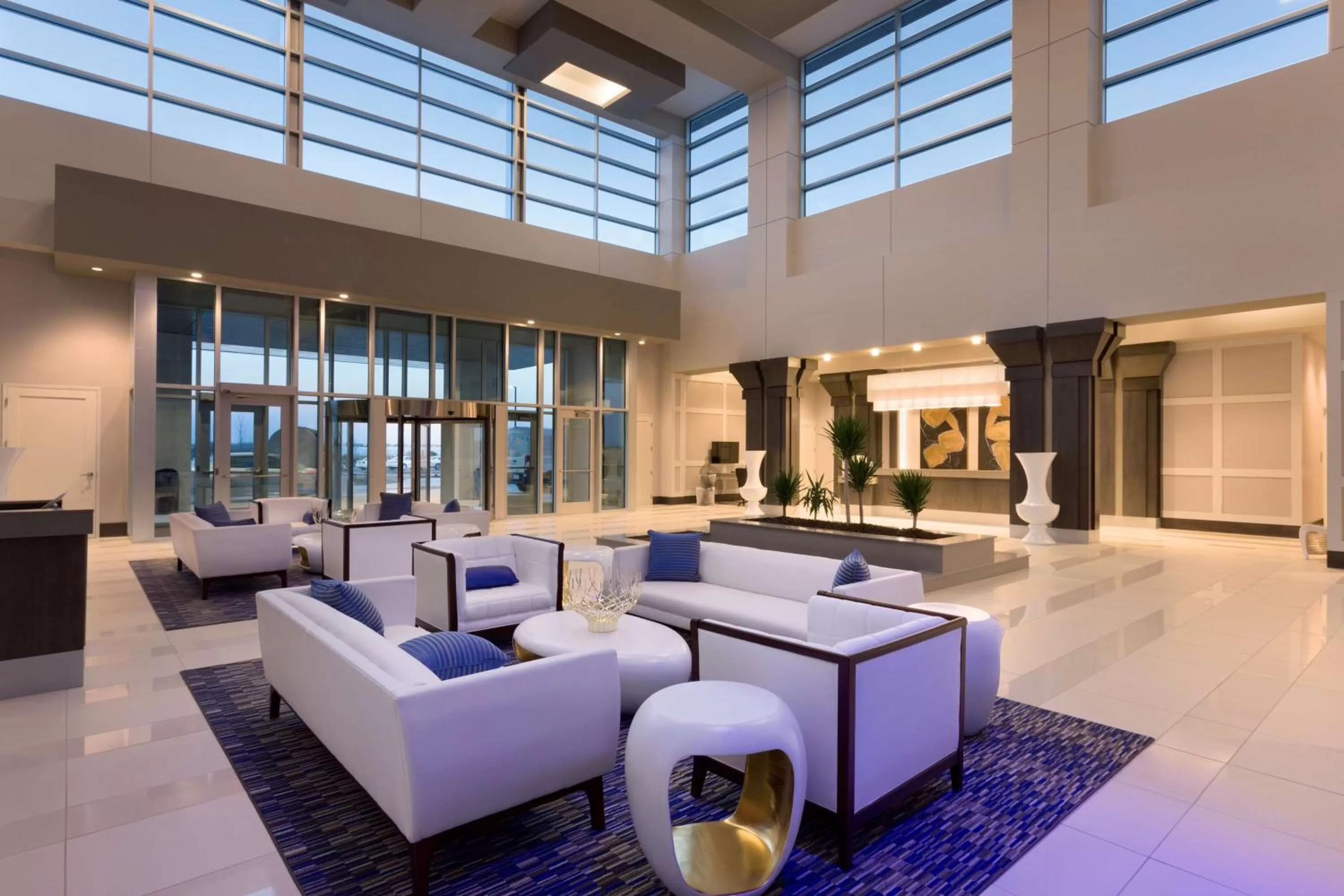 Lobby or reception in Embassy Suites by Hilton Kansas City Olathe