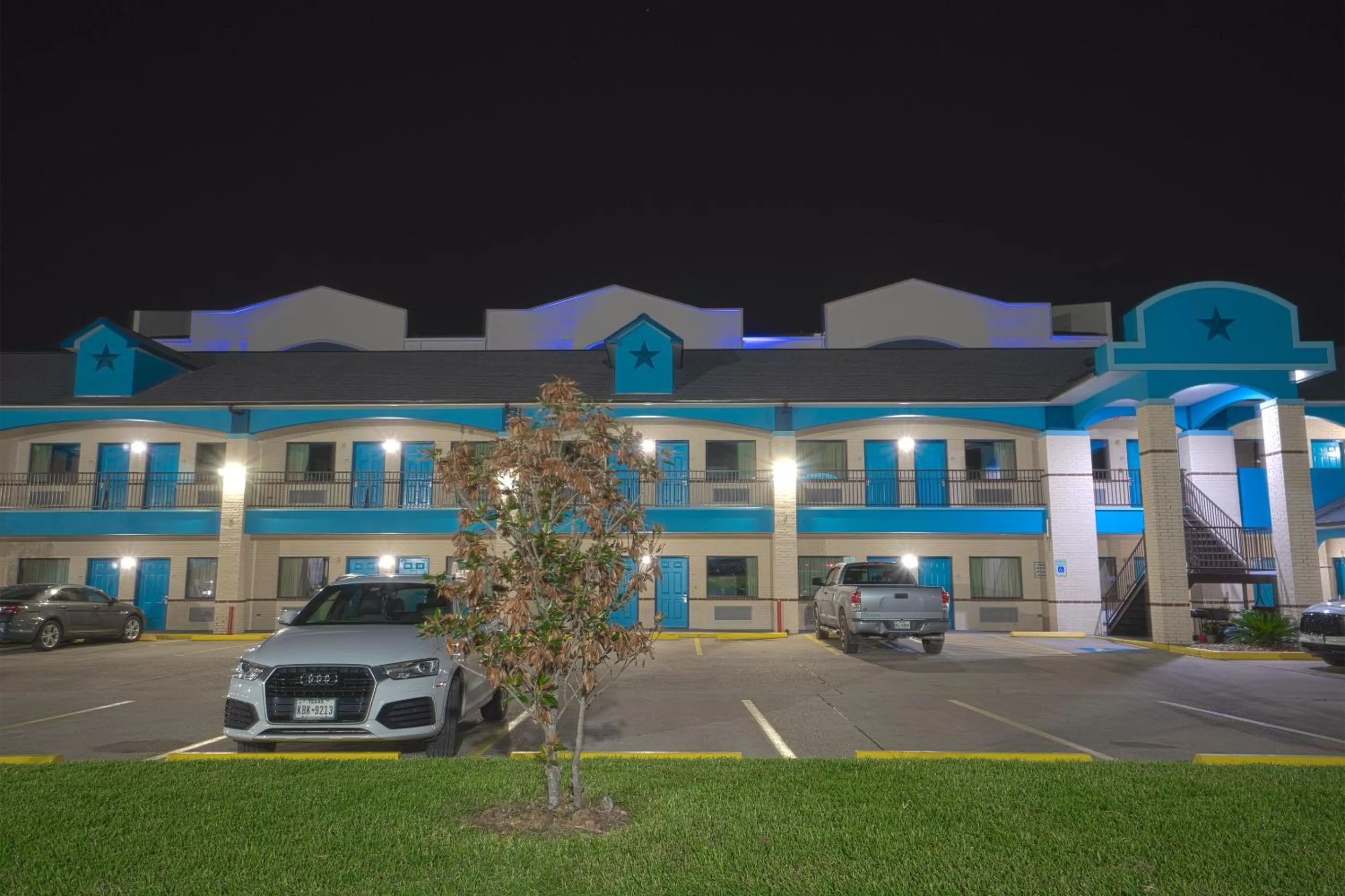 Parking in Hotel Bliss Kemah