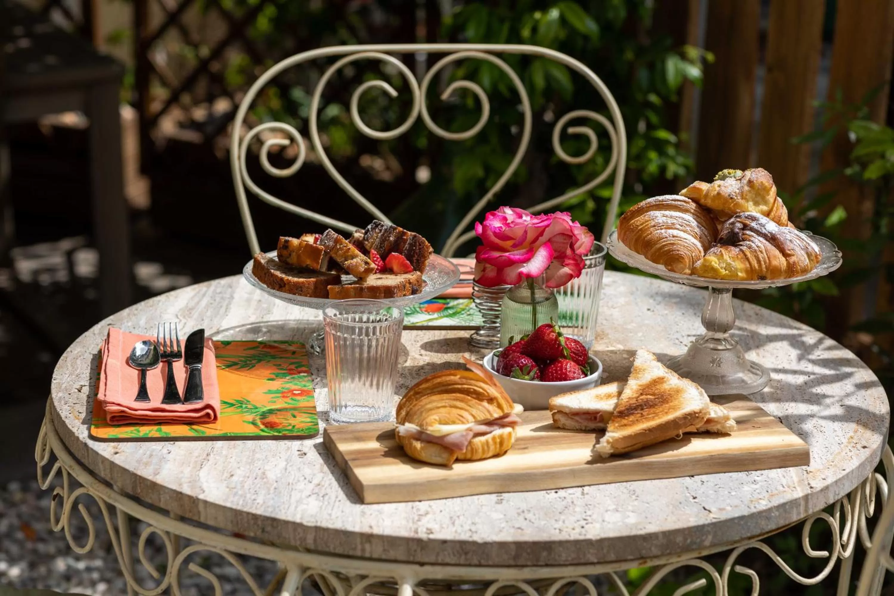 Breakfast in Secret Garden Firenze B&B