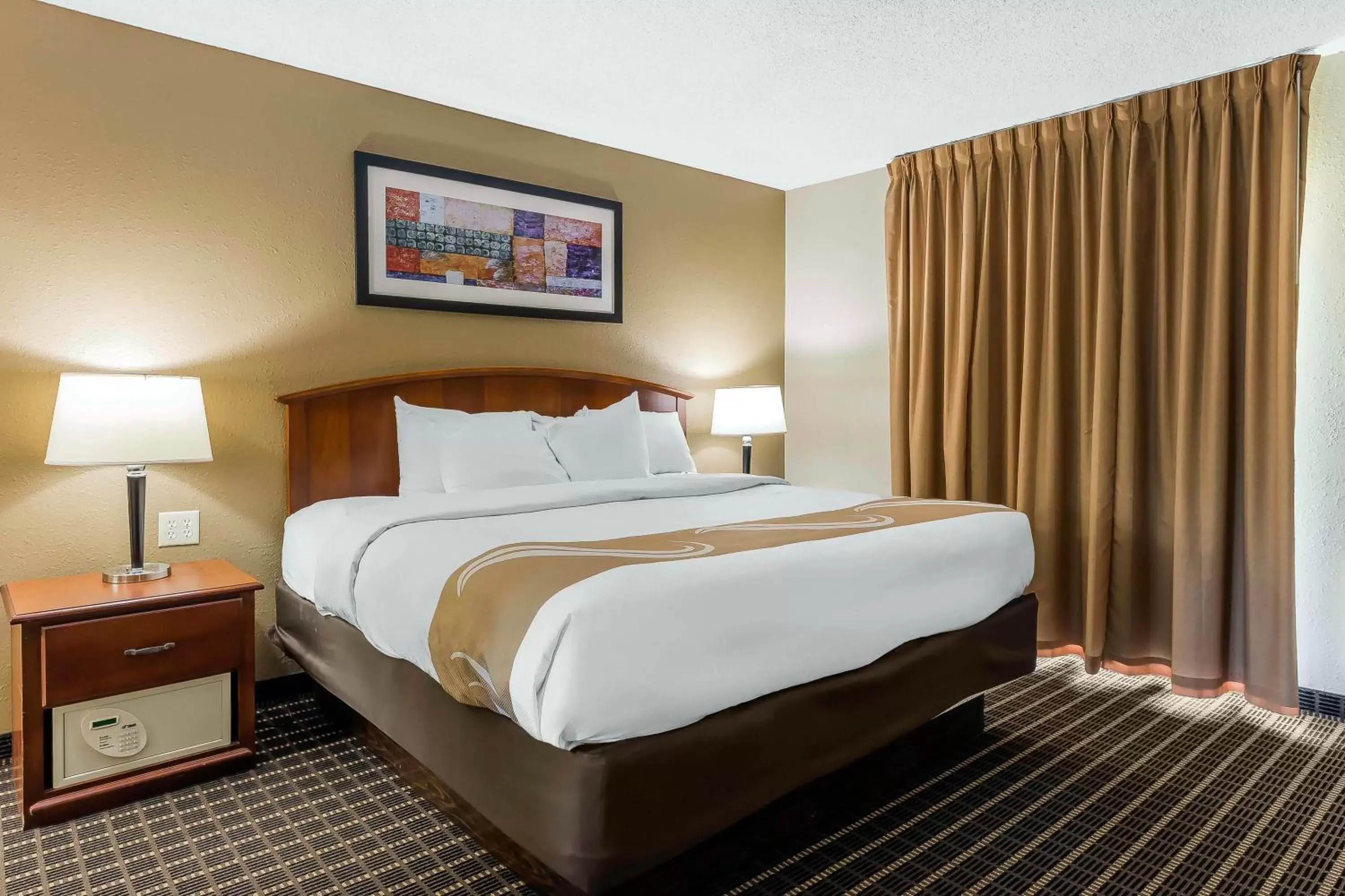Standard Room with King and Queen Bed - Non-Smoking in Quality Inn & Suites Sevierville - Pigeon Forge Standard Room with King and Queen Bed - Non-Smoking in Quality Inn & Suites Sevierville - Pigeon Forge