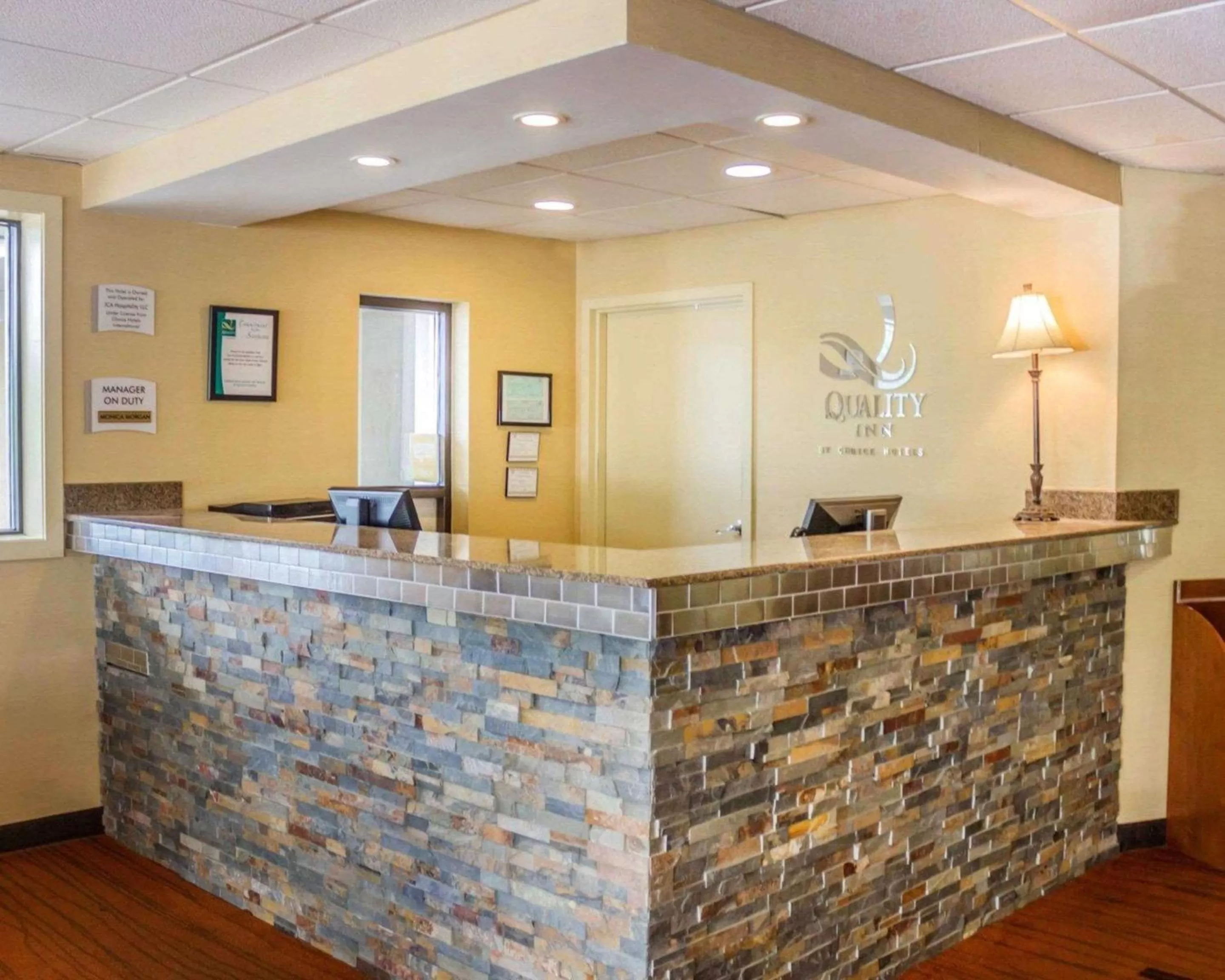 Lobby or reception in Quality Inn Waterbury East