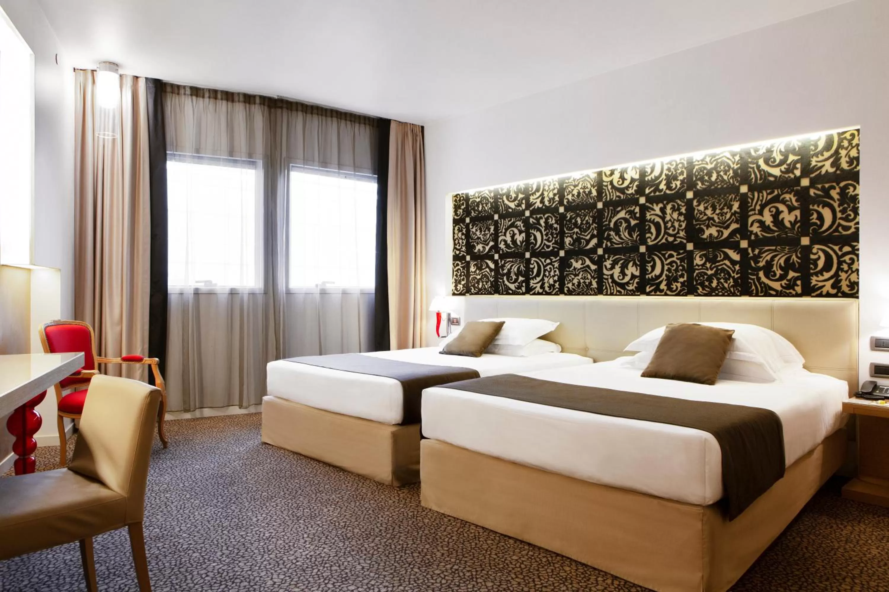 Bedroom, Bed in Antony Palace Hotel - Venice Airport