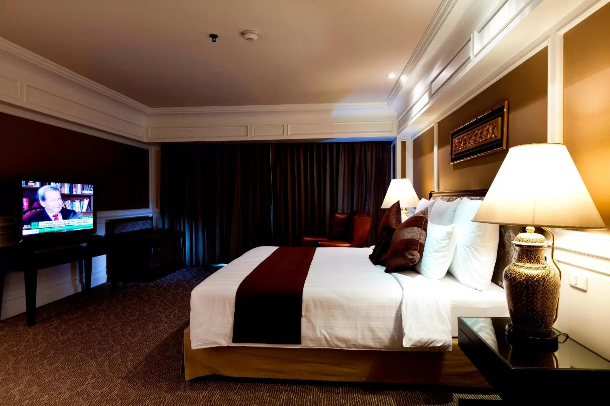 Bedroom, Bed in Royal Princess Larn Luang - SHA Extra Plus