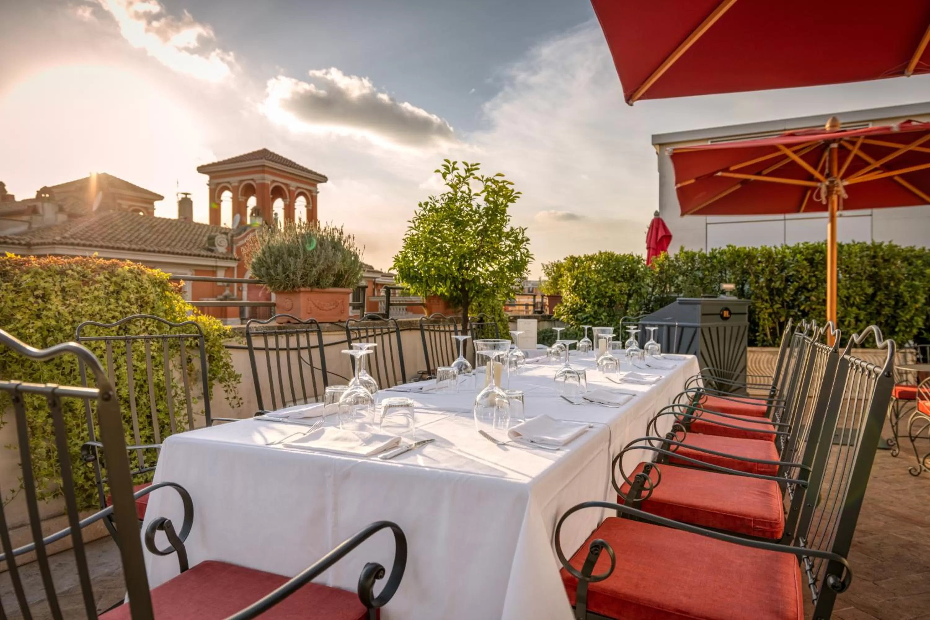 Property building in Hotel Locarno