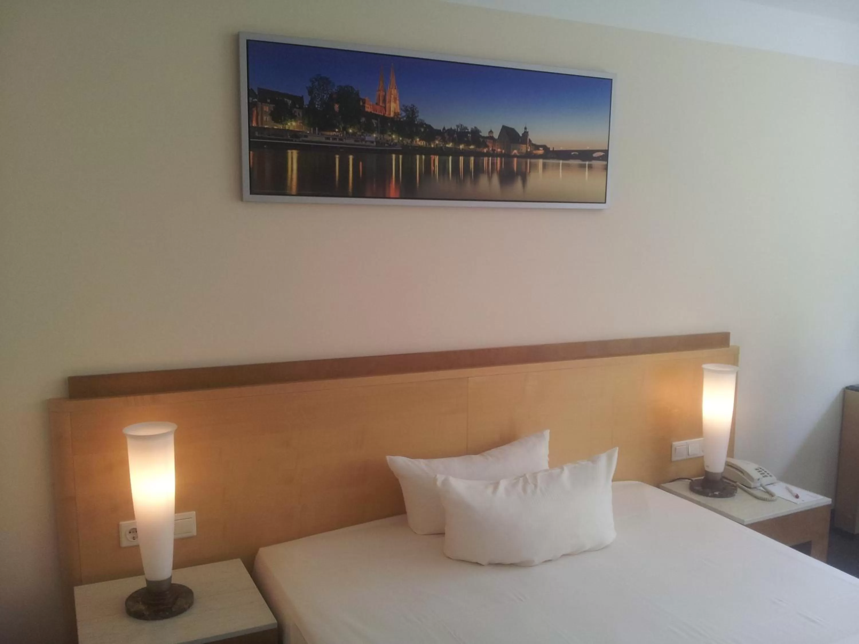 Bed in SORAT Insel-Hotel Regensburg