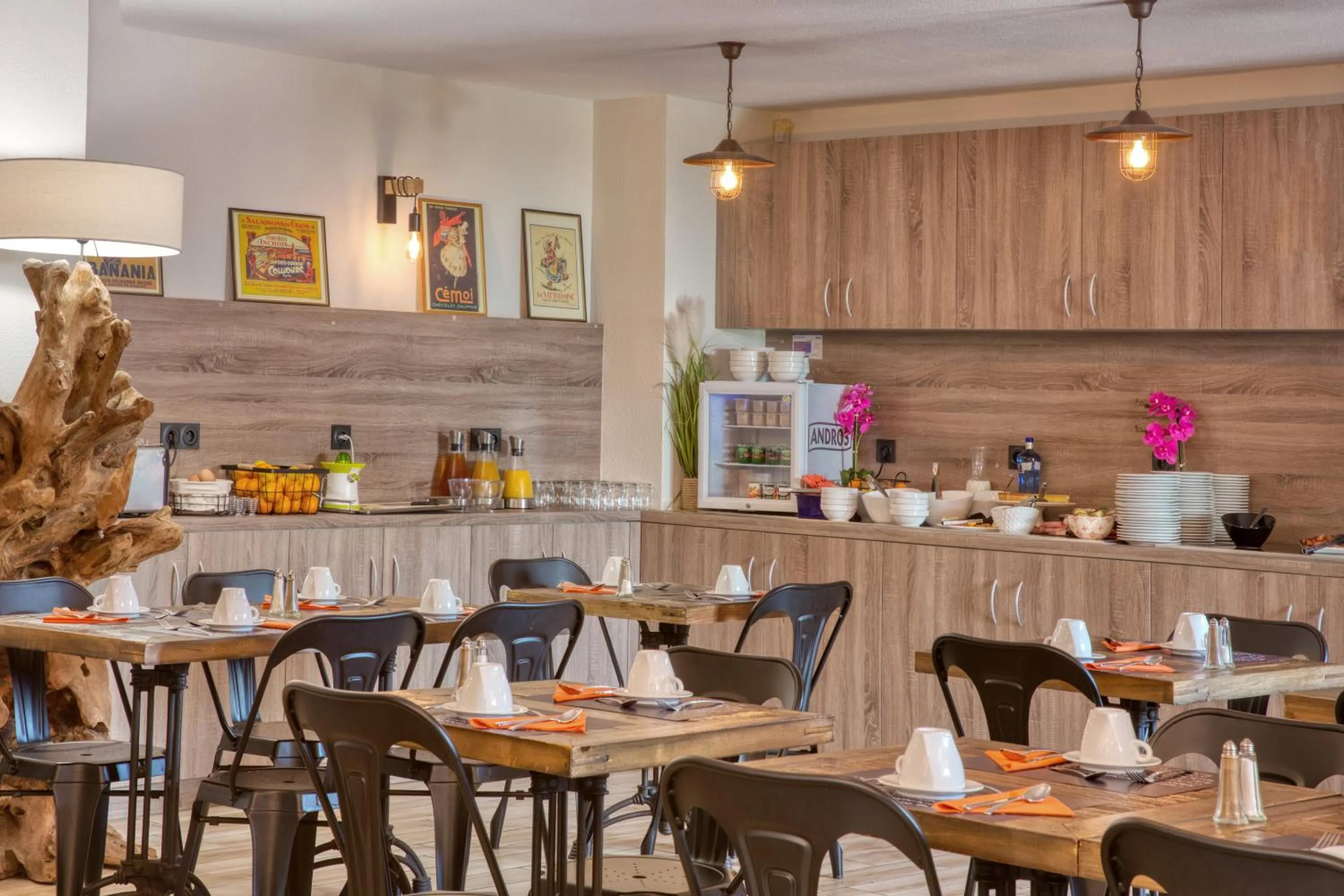 Restaurant/places to eat in Best Western Le Vauban